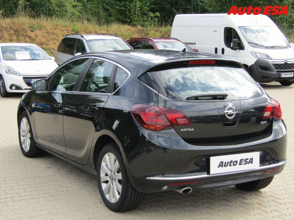 Opel Astra, 2.0D - fotka 6
