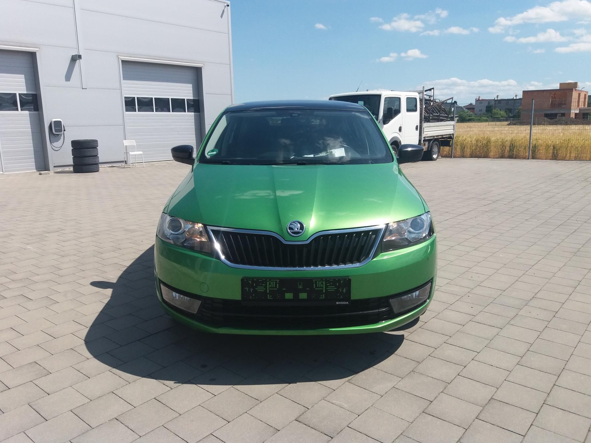 Škoda Rapid, 1.4TSi,DSG,XENONY,PANORAMA!! - fotka 2
