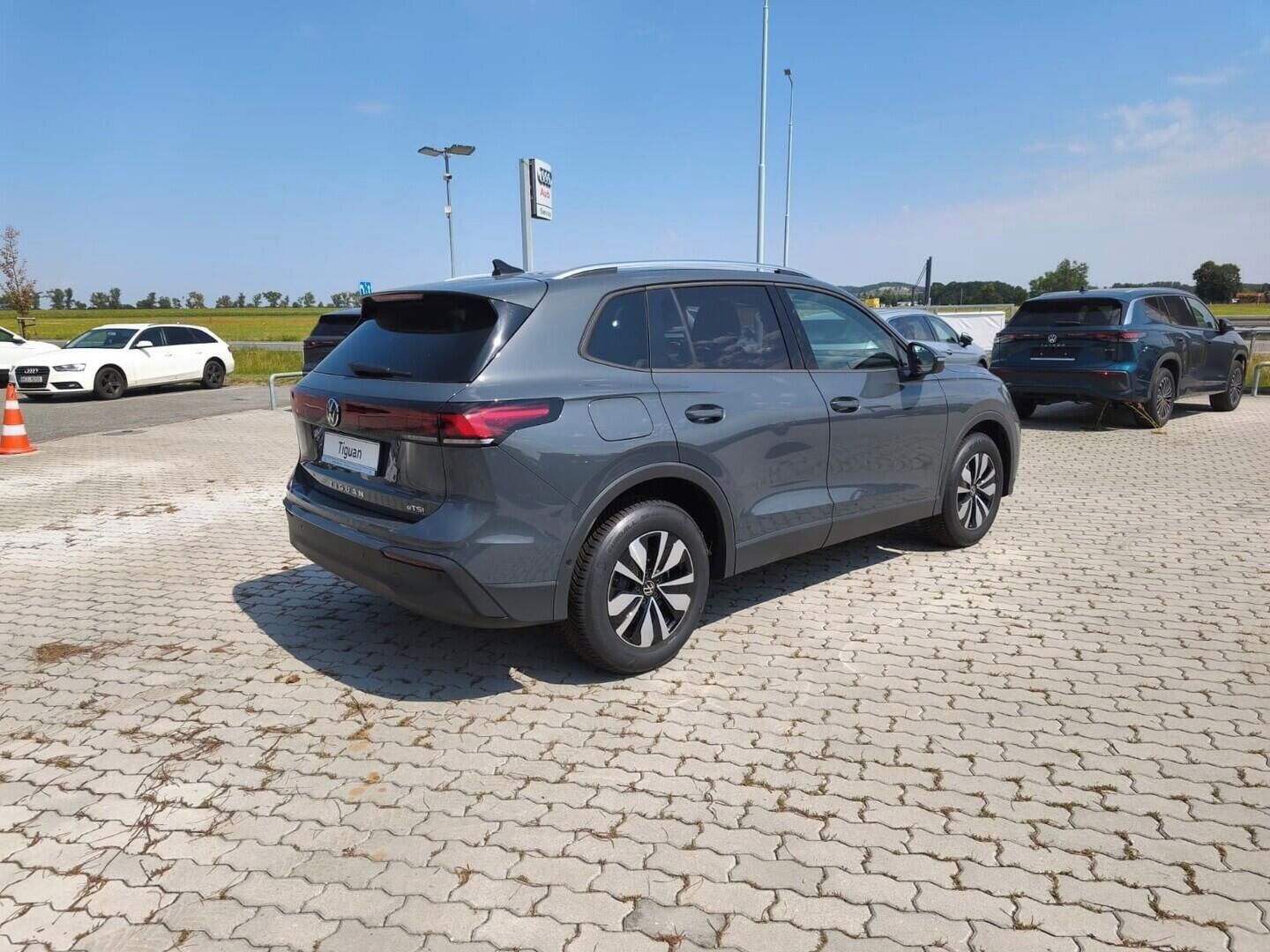 Volkswagen Tiguan, Love 1,5 eTSI mHEV 1,5 eTSI 11 - fotka 5