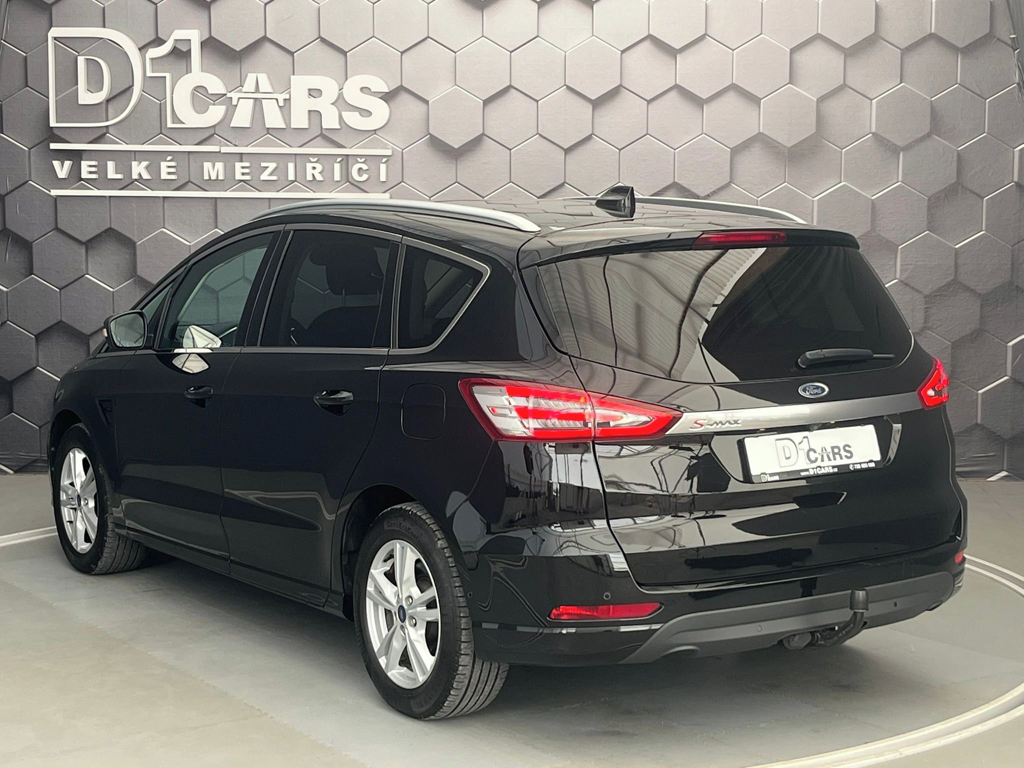 Ford S-MAX, 110 kw, manuál, REZERVOVÁNO - fotka 2