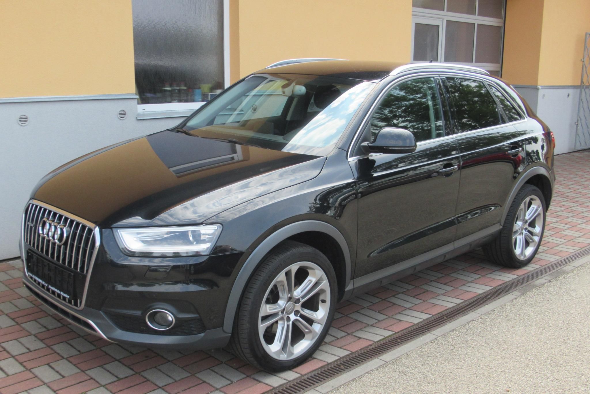 Audi Q3, 2.0 TDi QUATTRO AUT. KLIMA - fotka 4