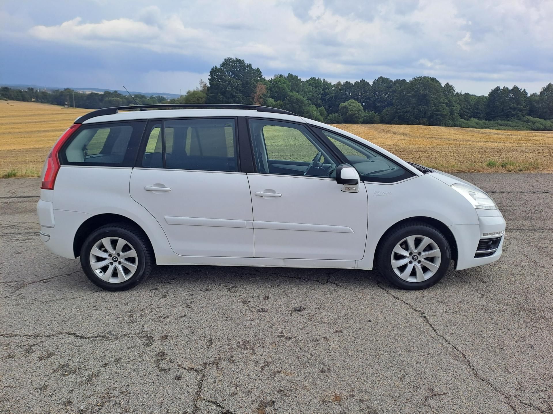 Citroën Grand C4 Picasso, 1.6 HDi 7 MÍST - fotka 3