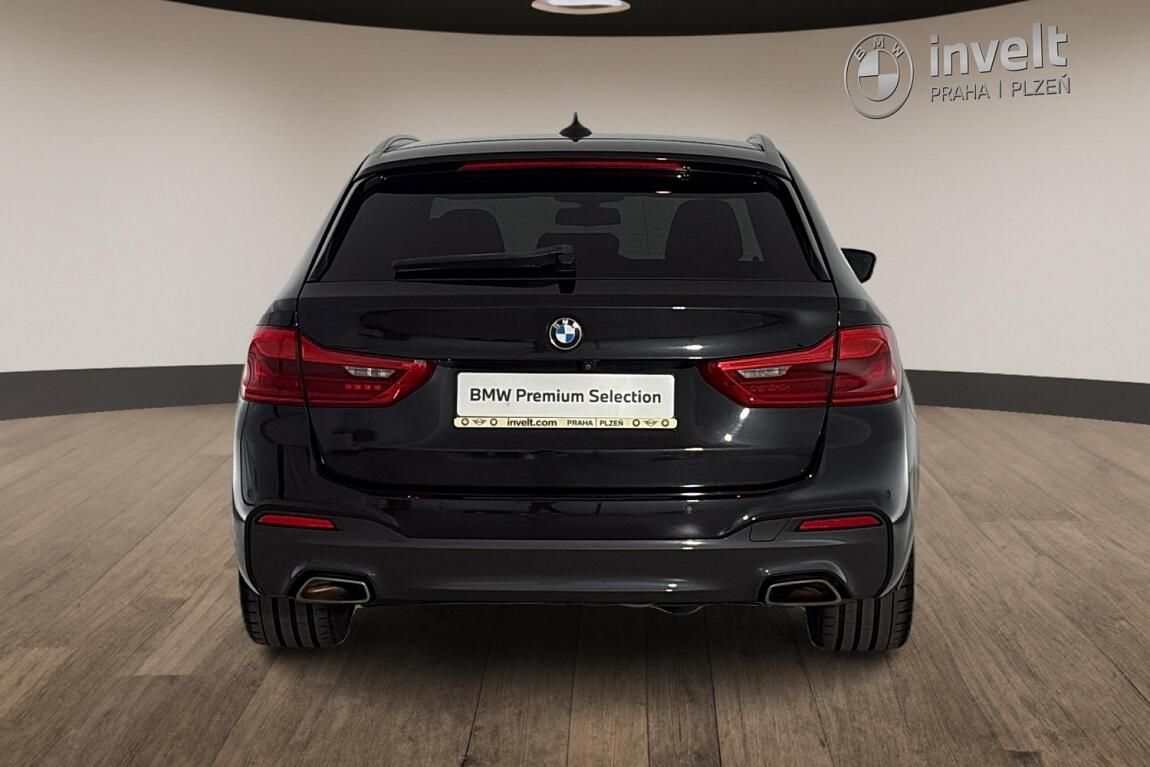 BMW Řada 5, 530d xDrive - fotka 4