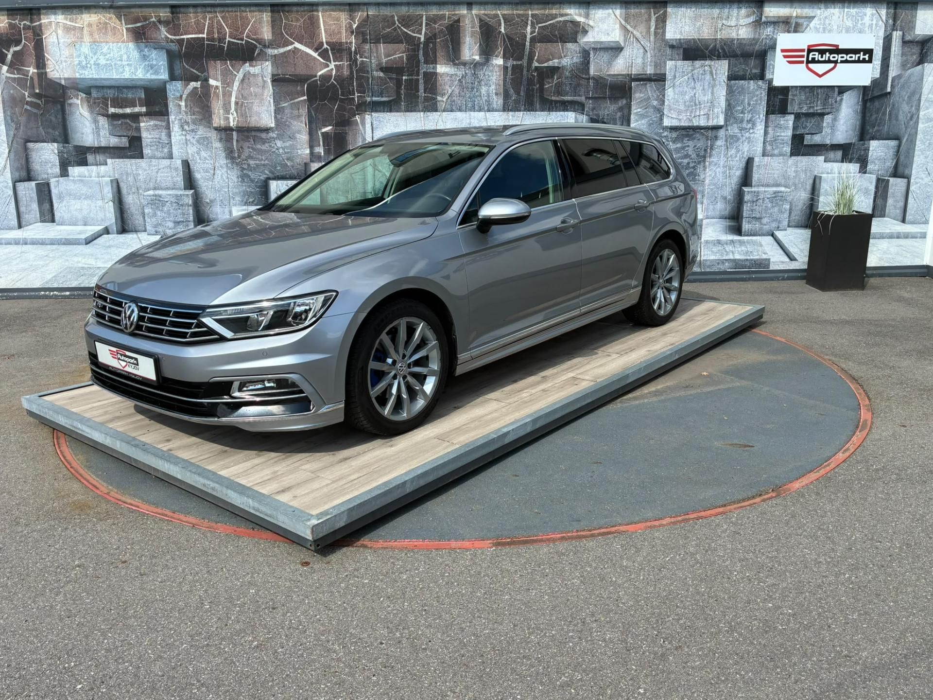 Volkswagen Passat, 2.0TDi, 110KW, R-LINE, ACC,DPH - fotka 3