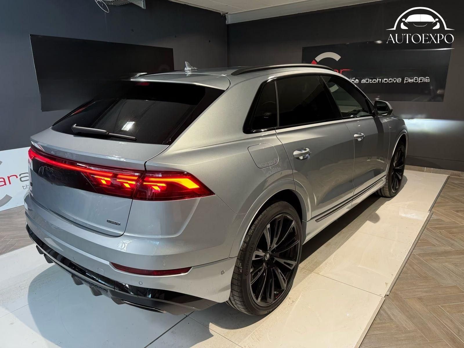 Audi Q8 - fotka 4
