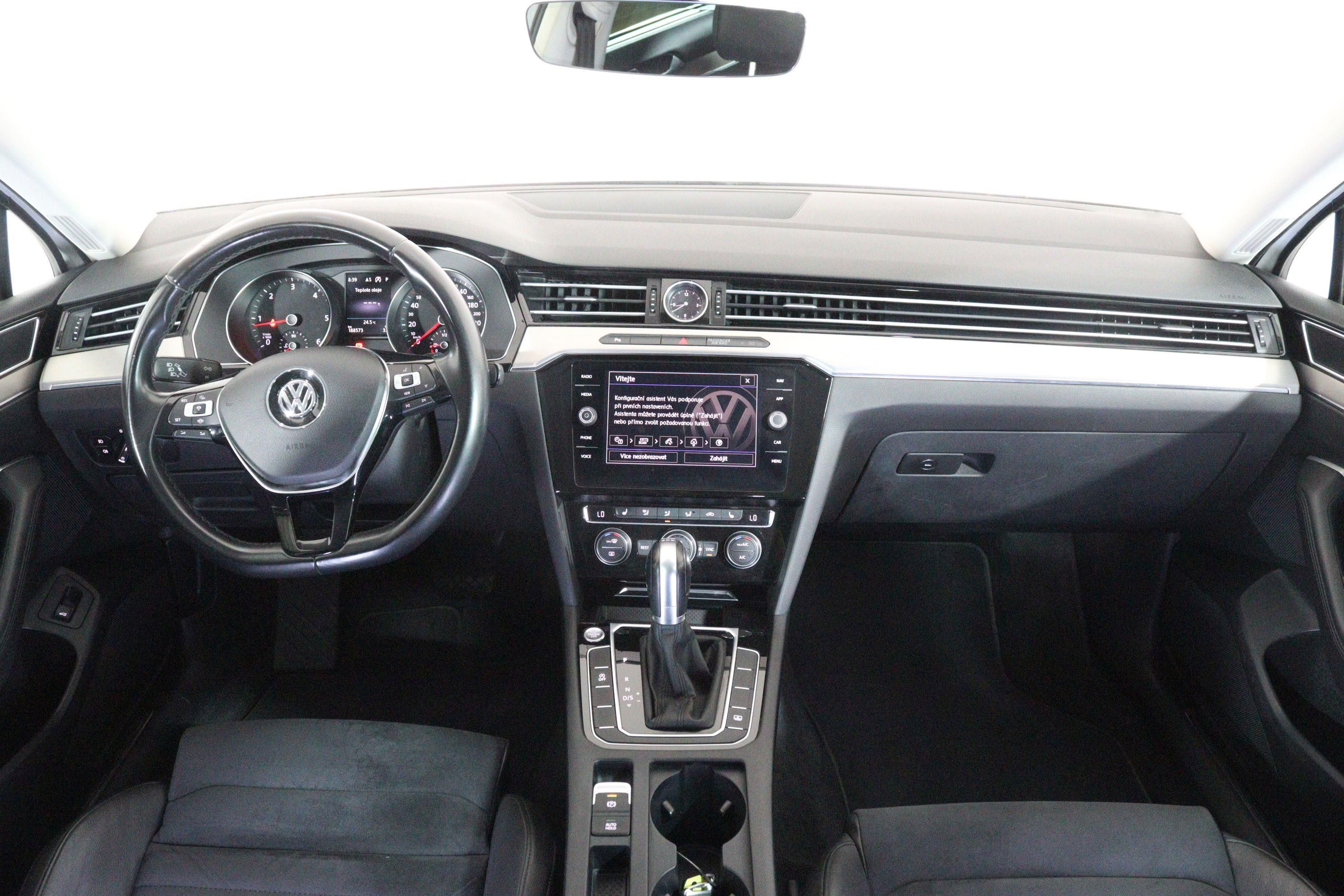 Volkswagen Passat, 2,0TDI R-Line HL DSG/LED,ACC - fotka 5
