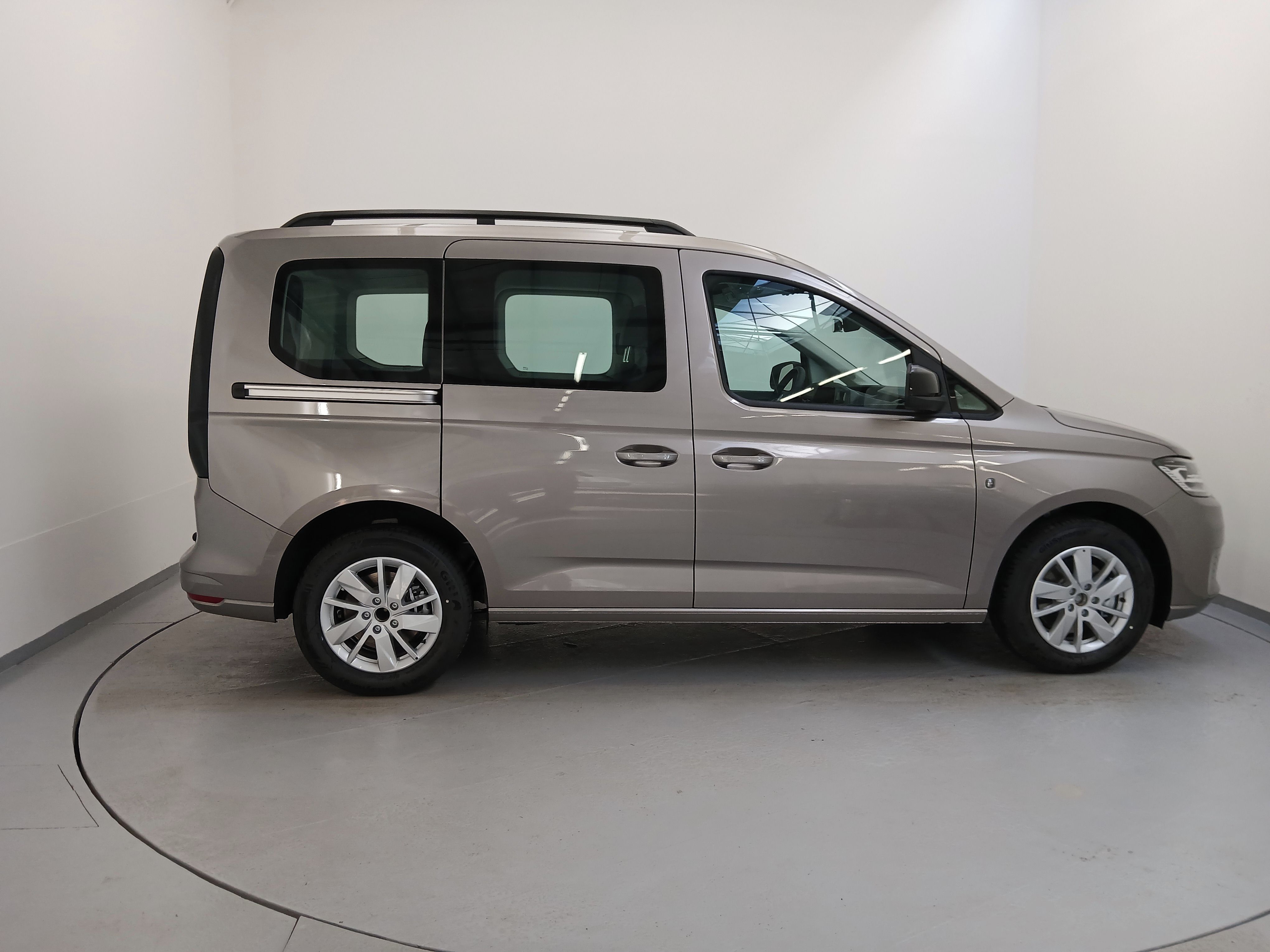 Volkswagen Caddy, Life 1,5 TSI PHEV / 2026 - fotka 6