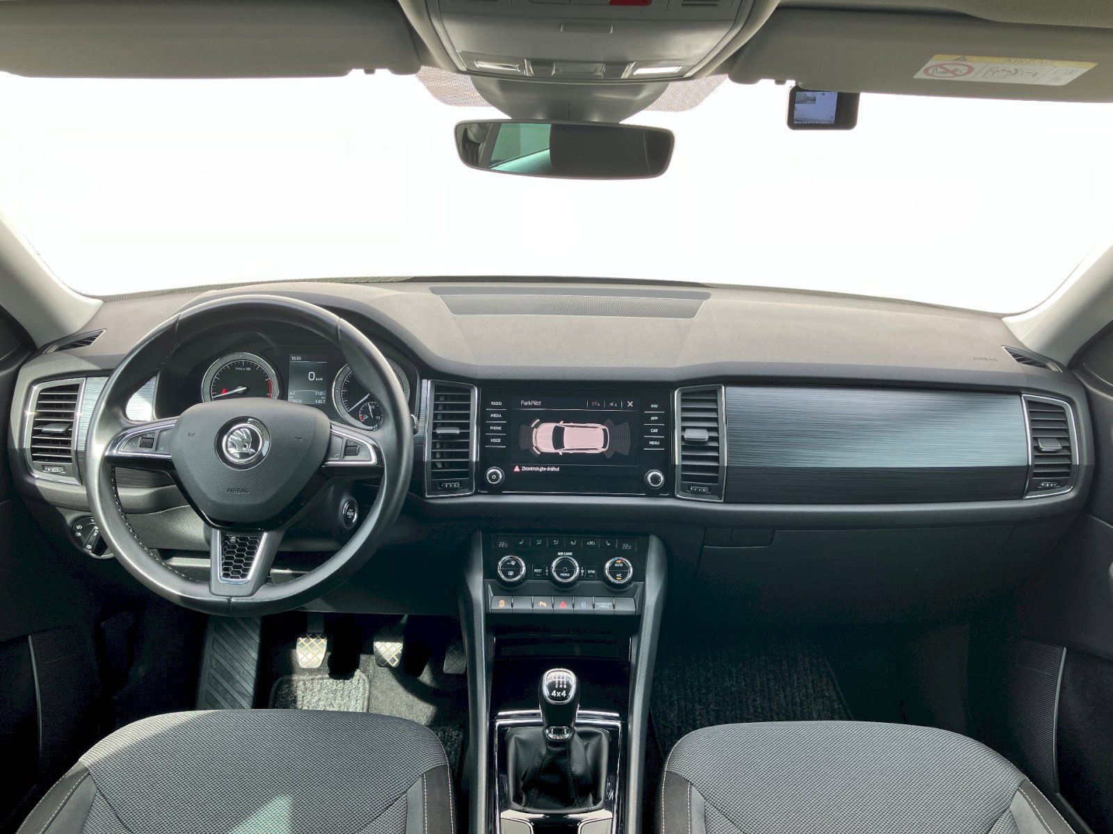Škoda Kodiaq, 1.4 TSI / 110 kW 4x4 +zim kola - fotka 5
