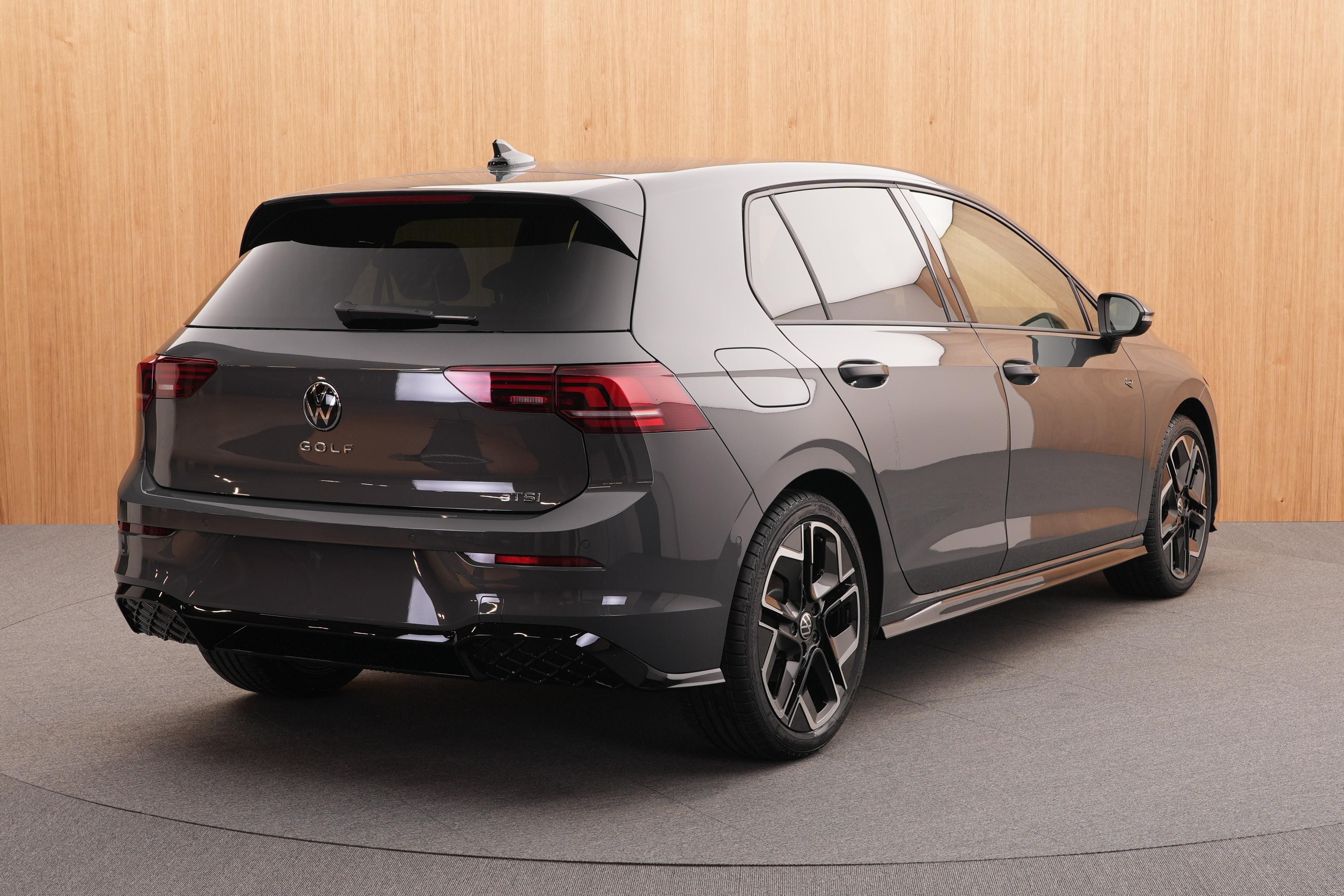 Volkswagen Golf, R-Line Limited 1.5 eTSI mHEV - fotka 4