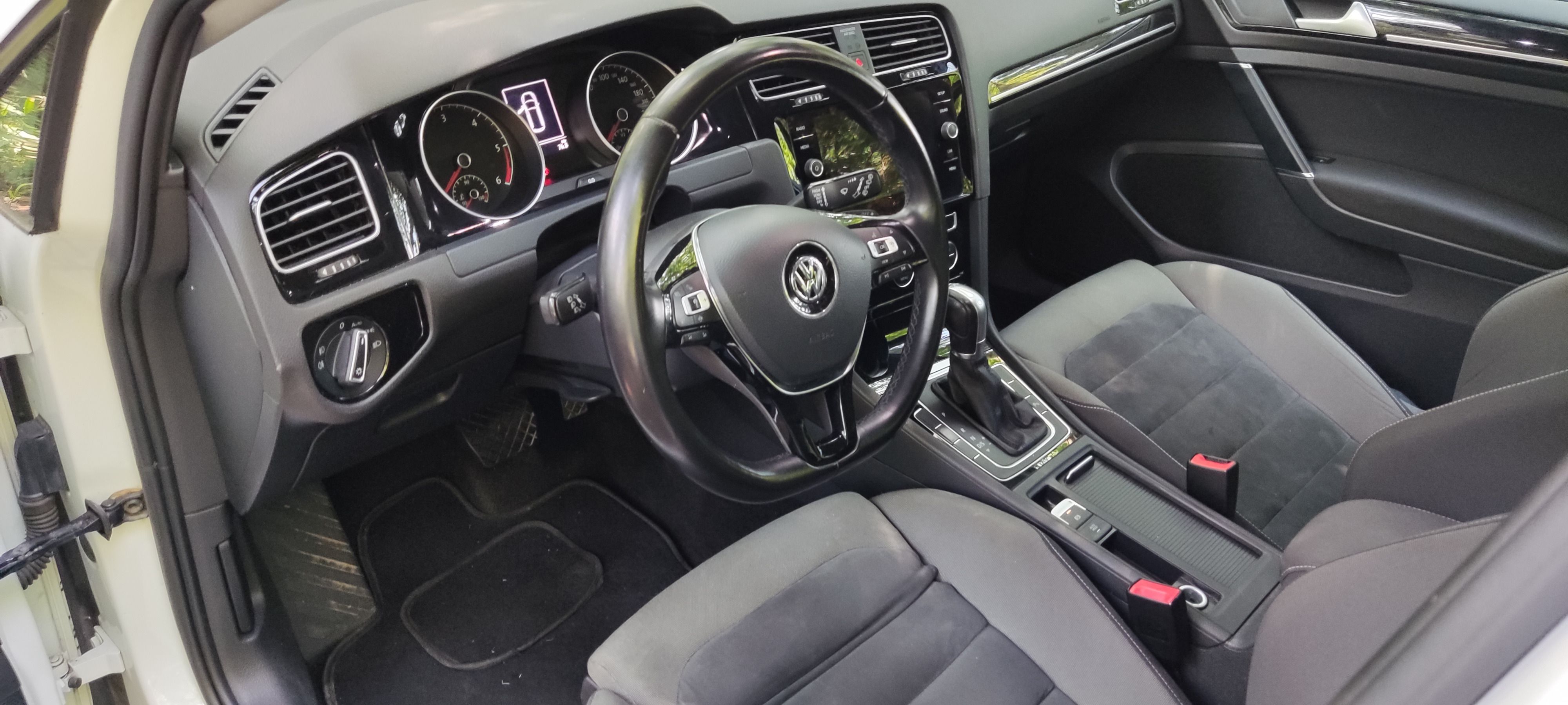 Volkswagen Golf, I na splátky, automatická přev - fotka 6