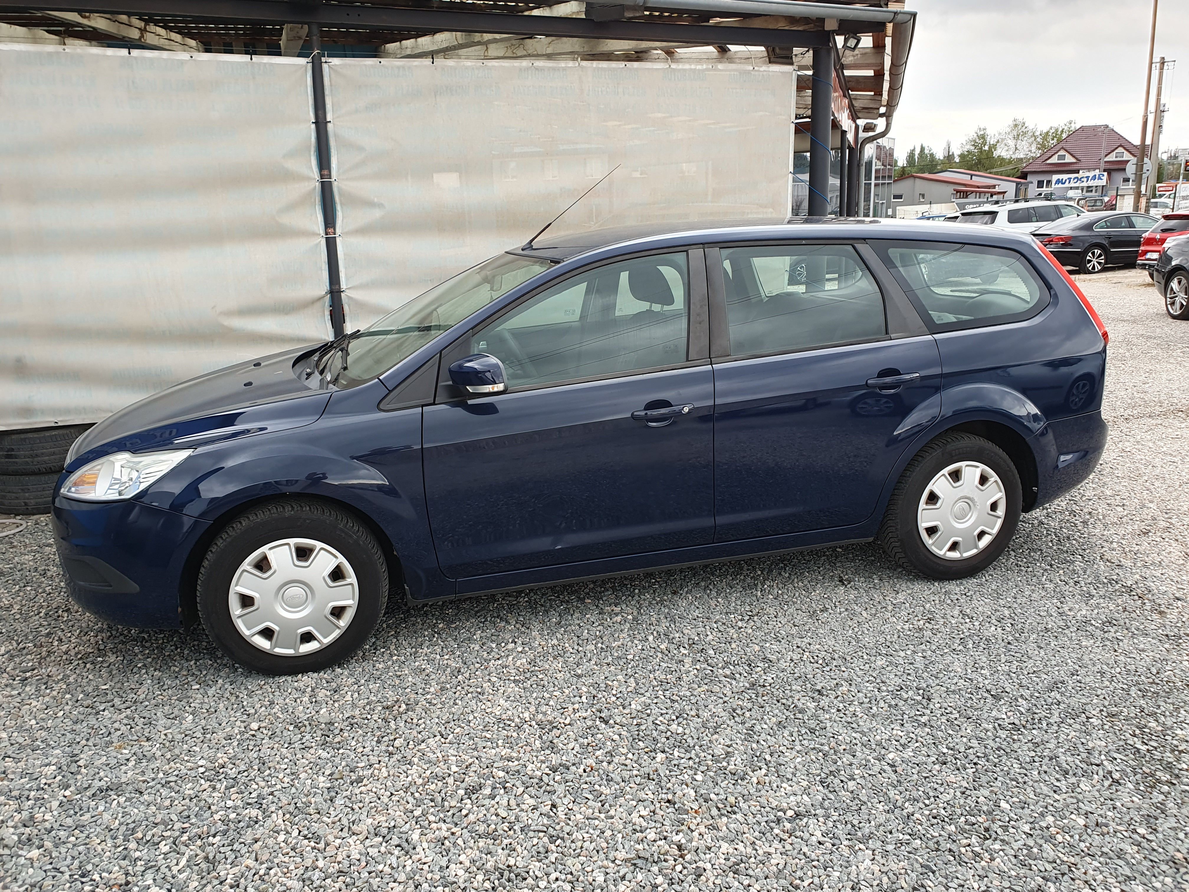 Ford Focus, 1.6 í 74 KW - fotka 6