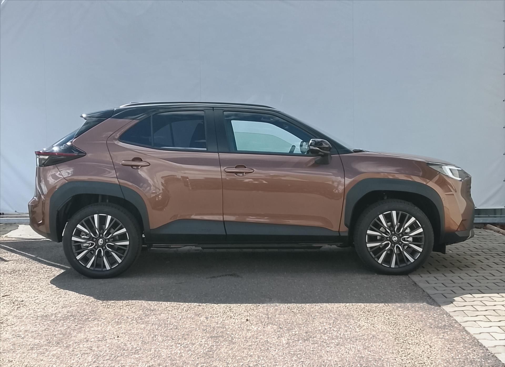 Toyota Yaris Cross, 1,5 Hybrid e-CVT i-AWD 130k  E - fotka 2