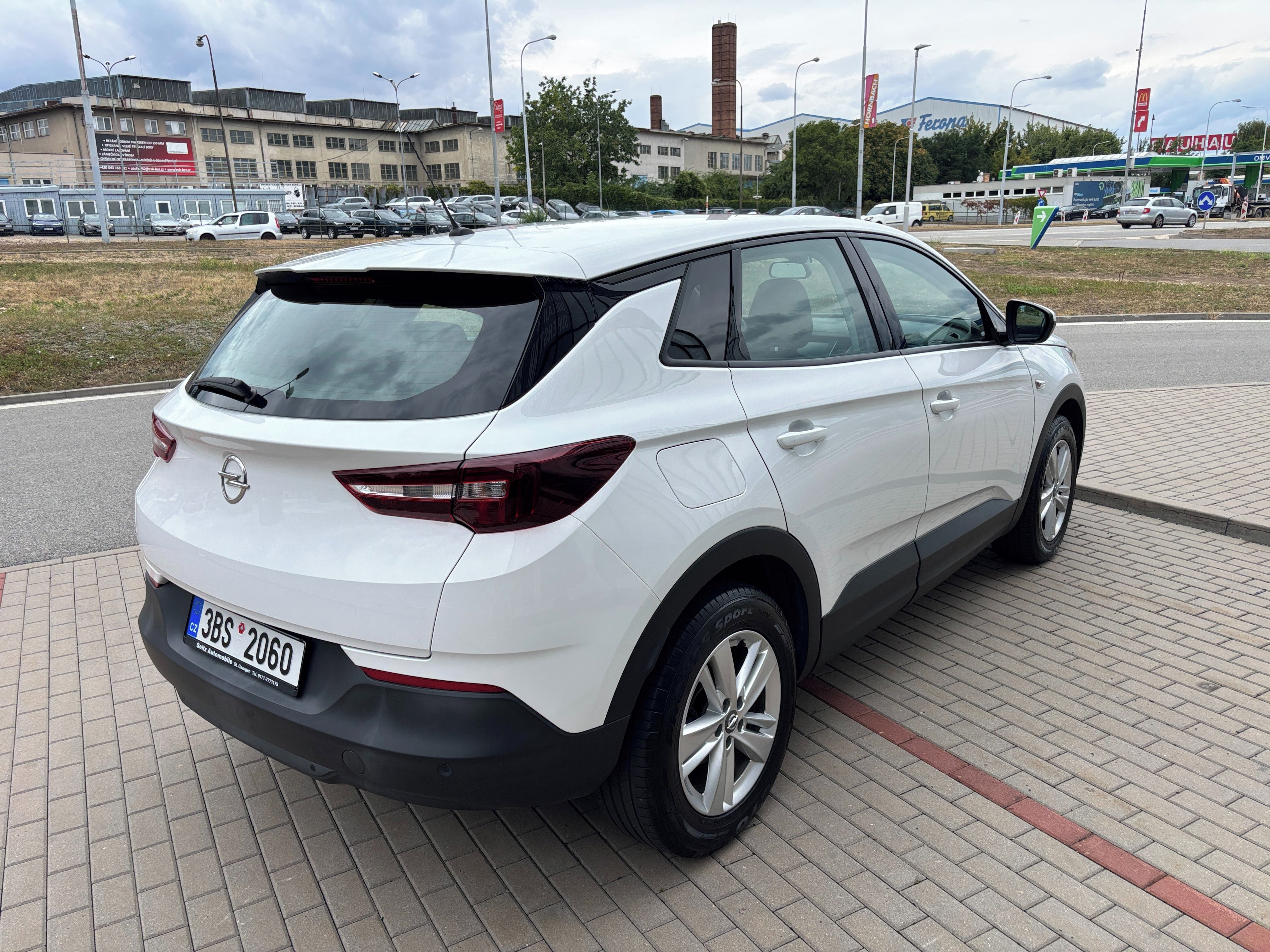 Opel Grandland X, 1,5CDTi 96kW - fotka 6