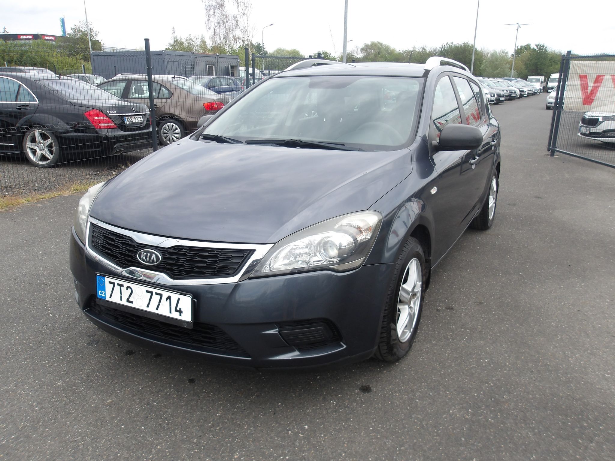 Kia Cee´d, 1,4i ČR ! NAJ.94000 km !!! Ser - fotka 2