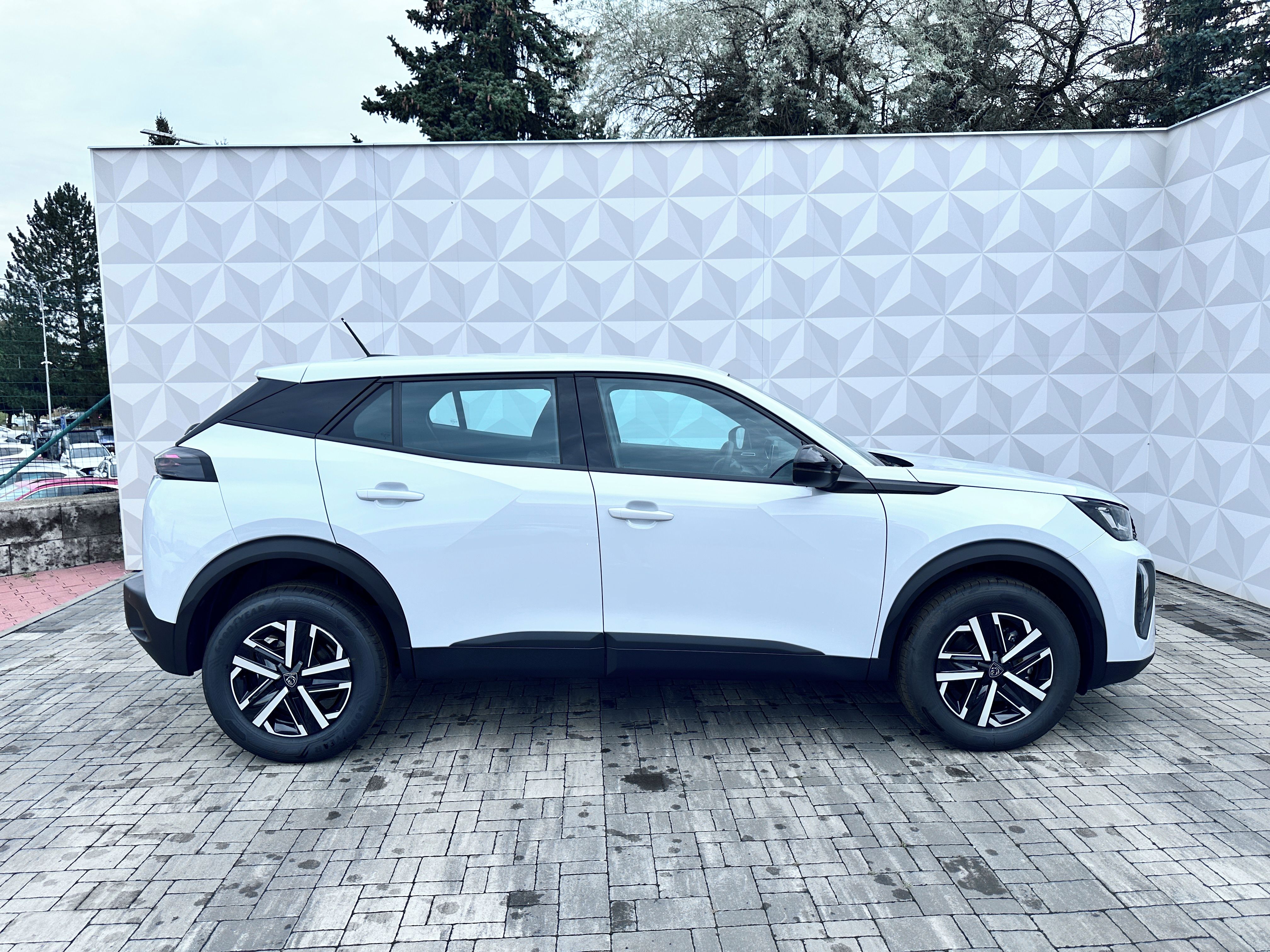 Peugeot 2008, STYLE Hybrid 145 e-DCS6 - fotka 5