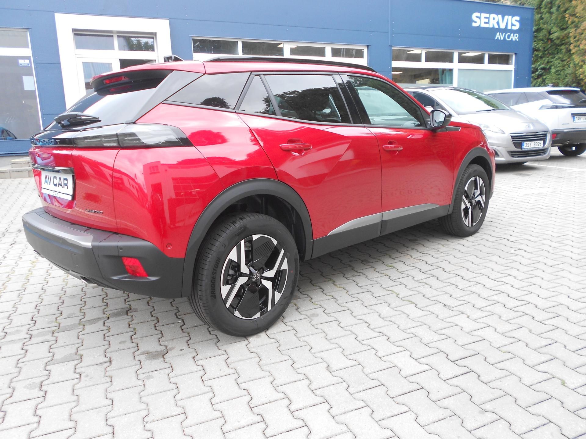 Peugeot 2008, ALLURE Hybrid 145 e-DCS6 - fotka 4