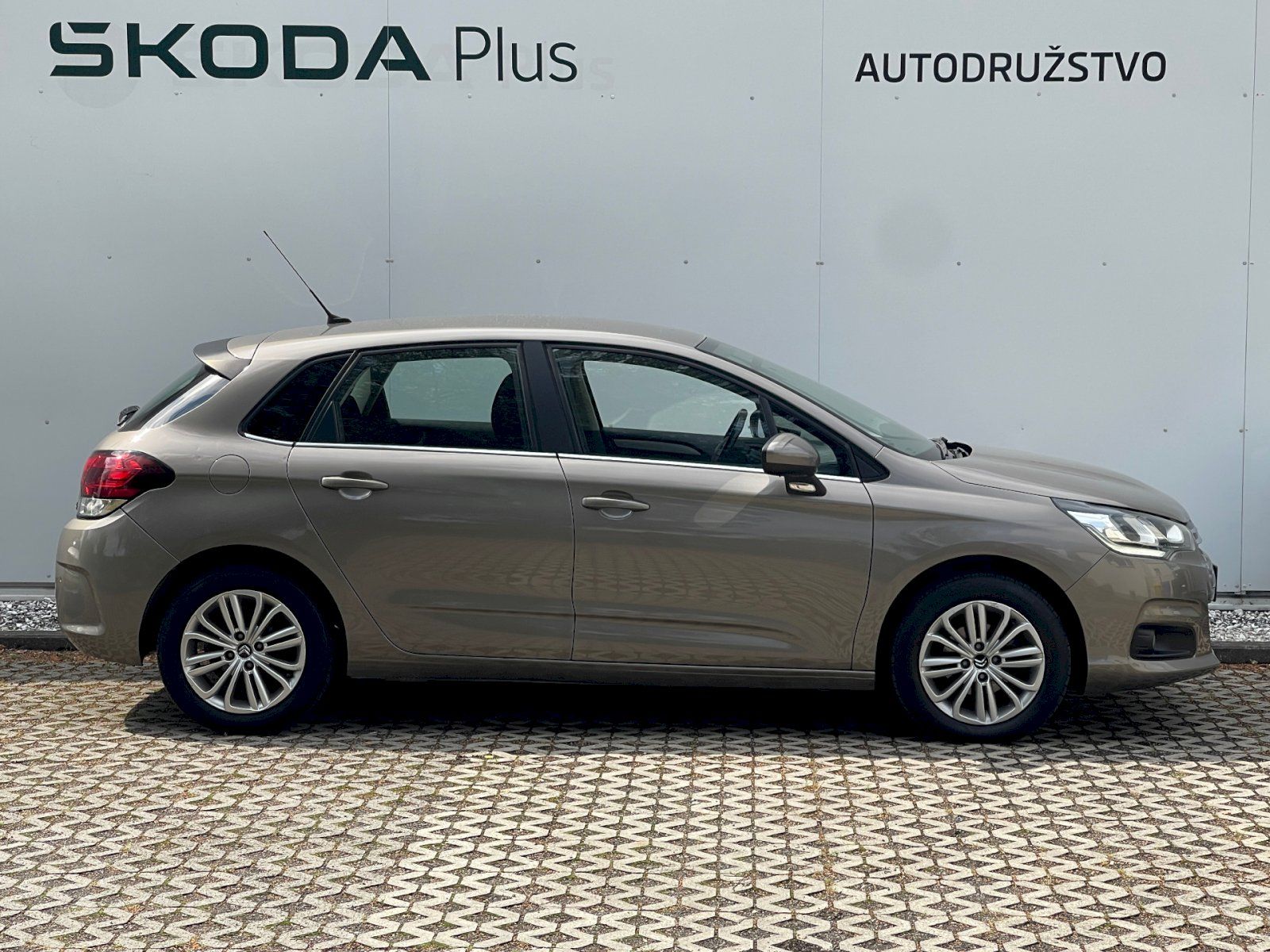 Citroën C4, 1.2 PureTech / 81 kW Feel - fotka 3