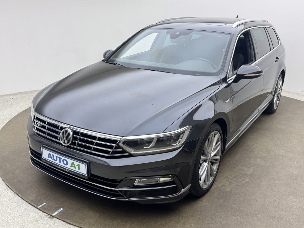 Volkswagen Passat, 2,0 R-LINE DSG 4X4 VC DCC PANO