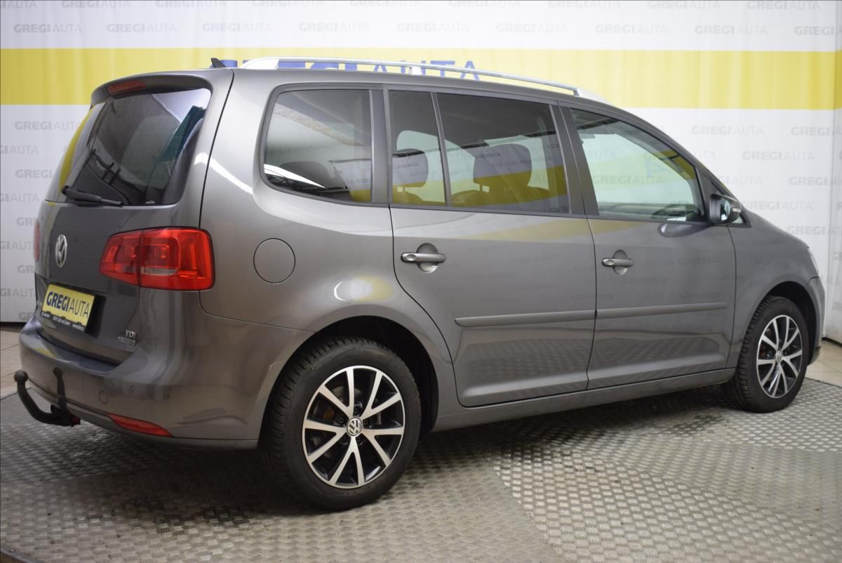 Volkswagen Touran, 1,6 TDi NOVÉ ROZVODY,PO STK - fotka 5