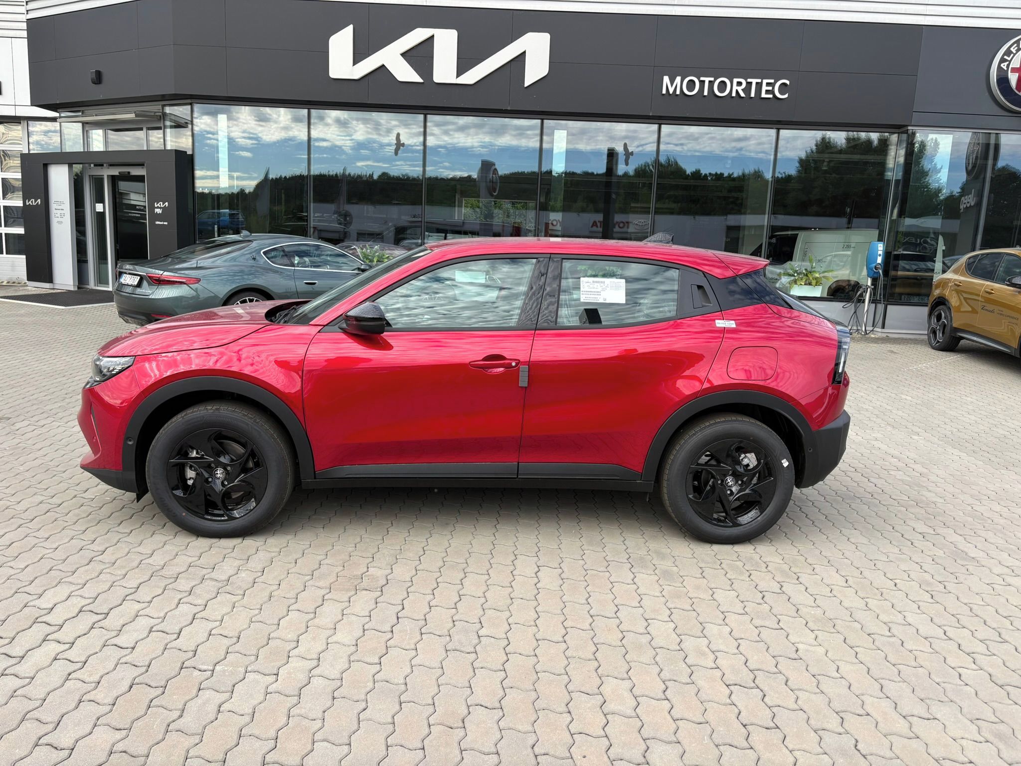 Alfa Romeo Junior, Ibrida 1.2 Turbo Hybrid 145k e - fotka 4