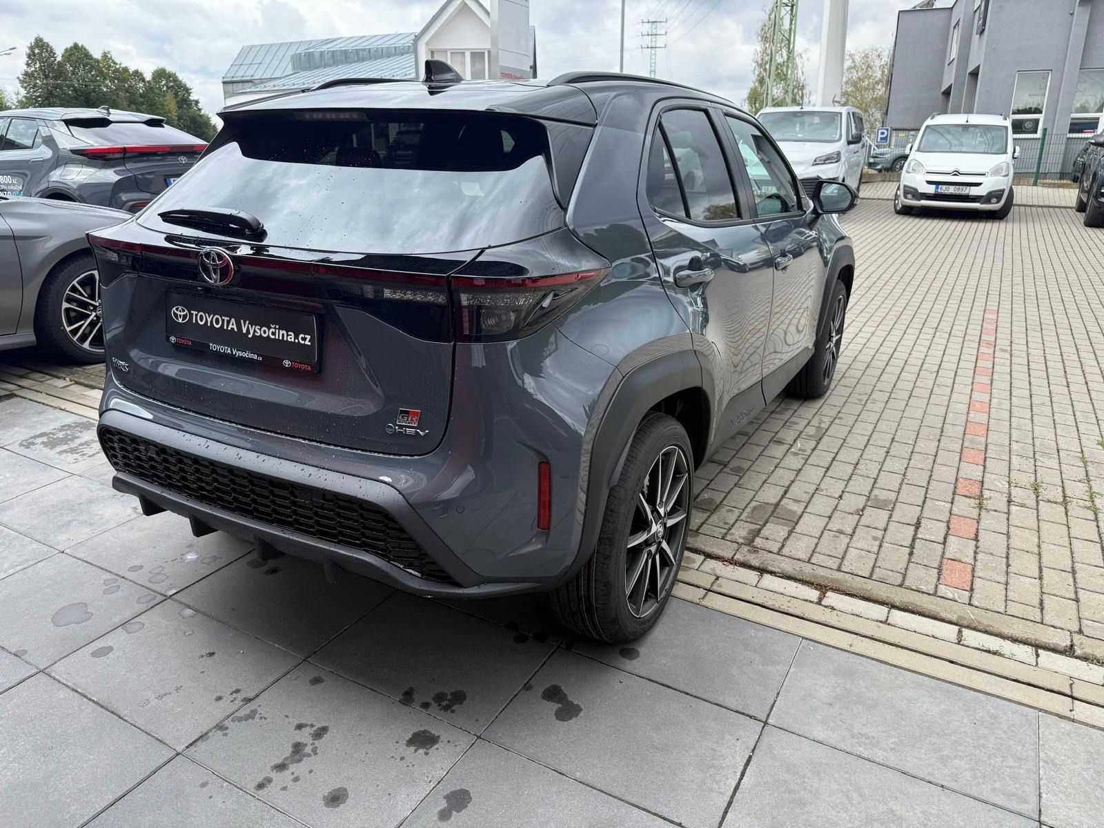 Toyota Yaris Cross, 1.5HEV 130PS GR Sport Tech - fotka 2