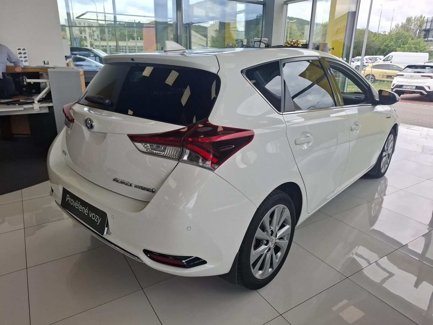 Toyota Auris, 1.8HEV 73KW 2017 - fotka 3