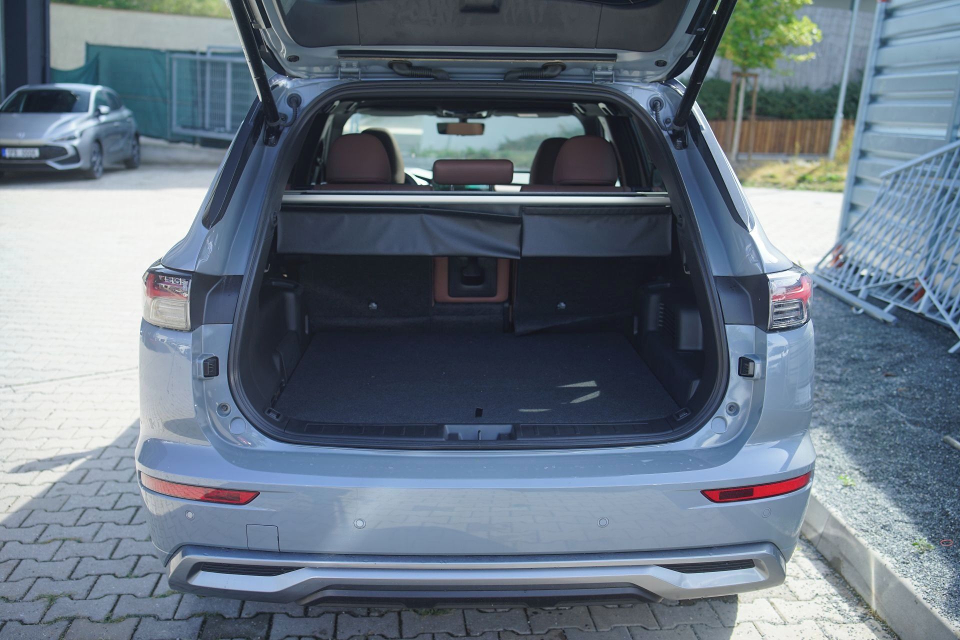 Mitsubishi Outlander, Instyle 2,4 PHEV 225kW AT 4x4 - fotka 5