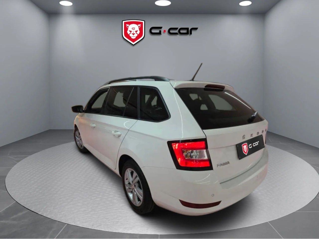 Škoda Fabia, 1.0 TSI 70 kW Ambition Tour - fotka 2