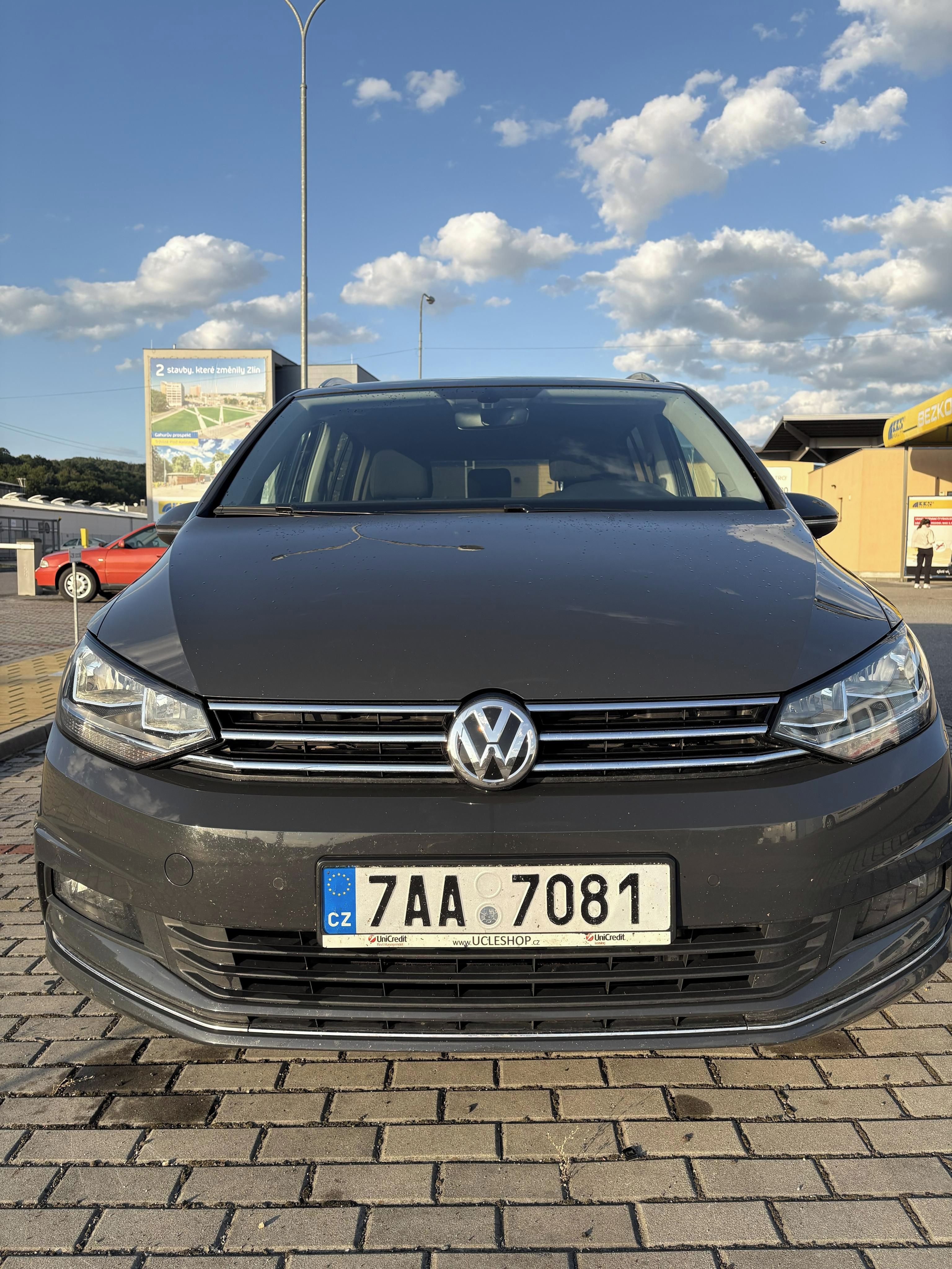 Volkswagen Touran, 2.0 TDI 110 KW Highline - fotka 6
