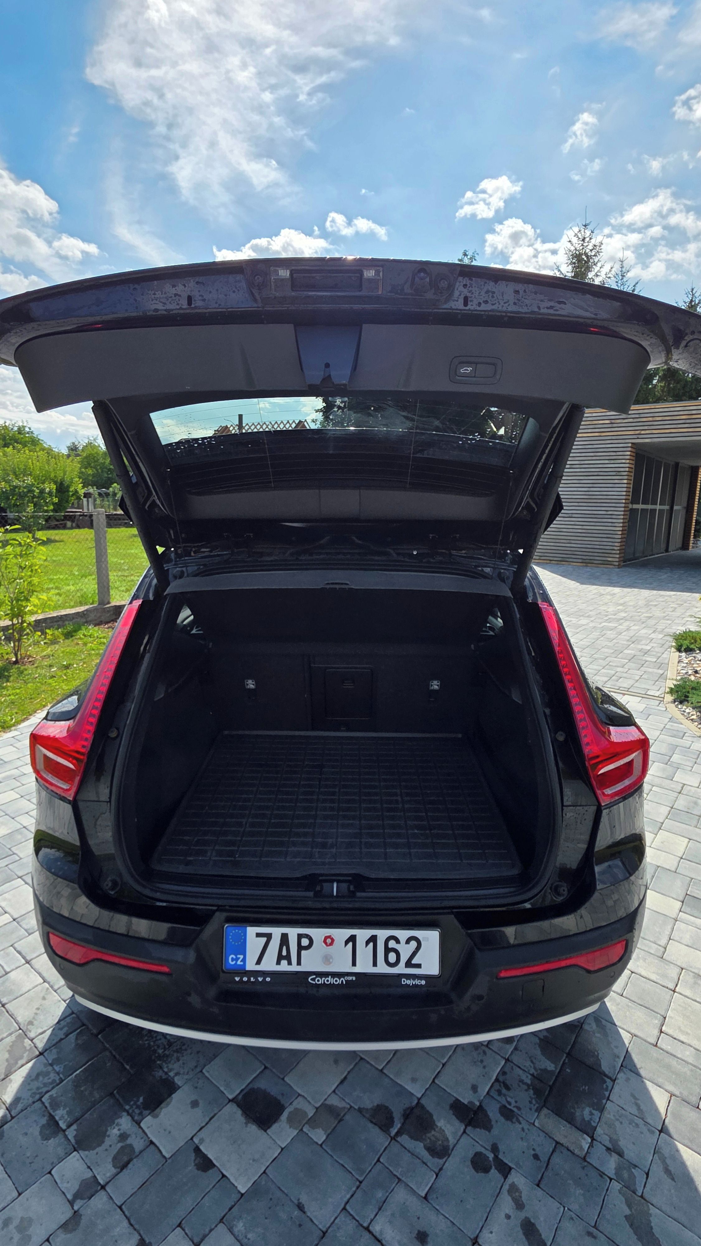Volvo XC40 - fotka 5