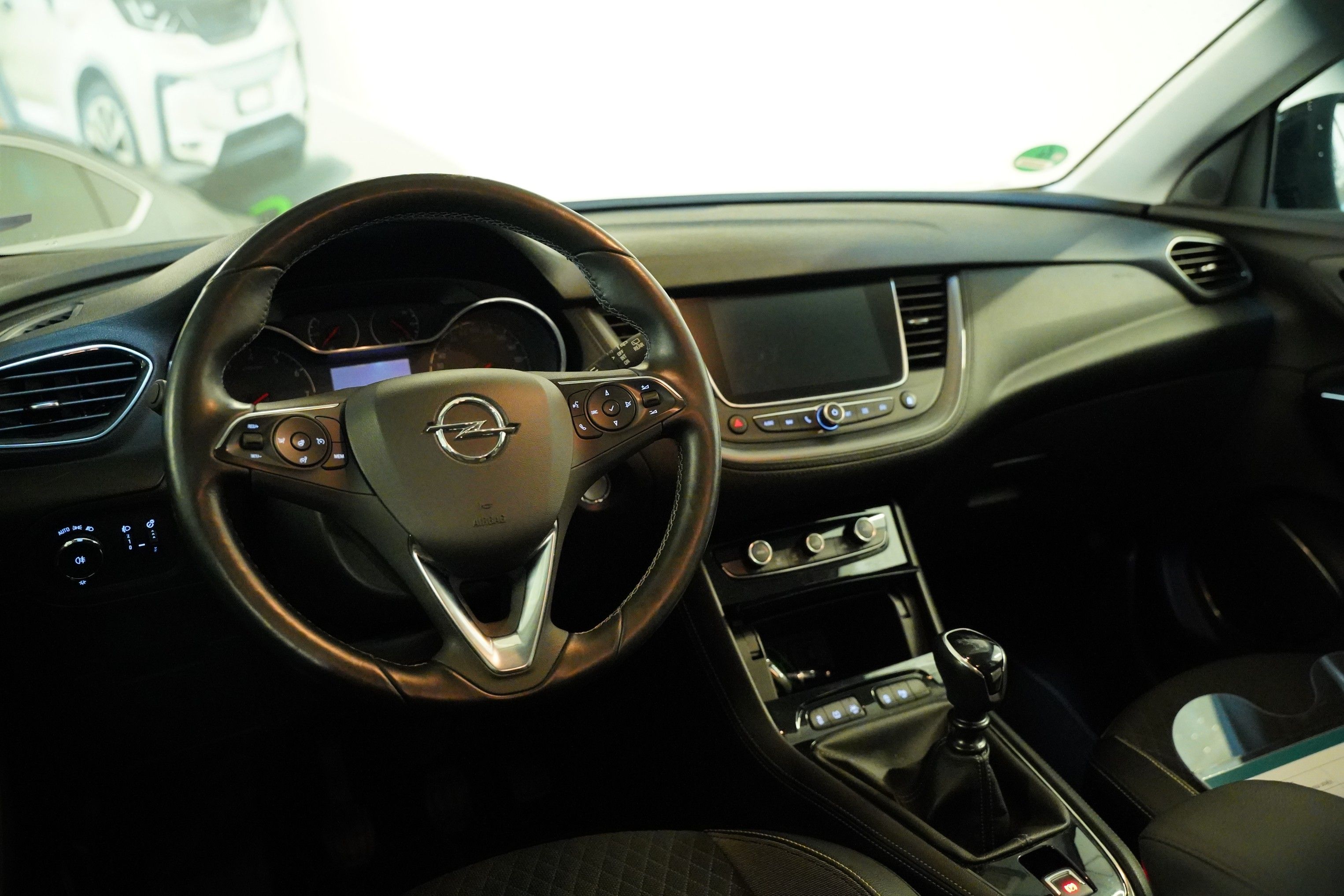Opel Grandland X, 1.2 Turbo 96 kW Dynamic - fotka 5