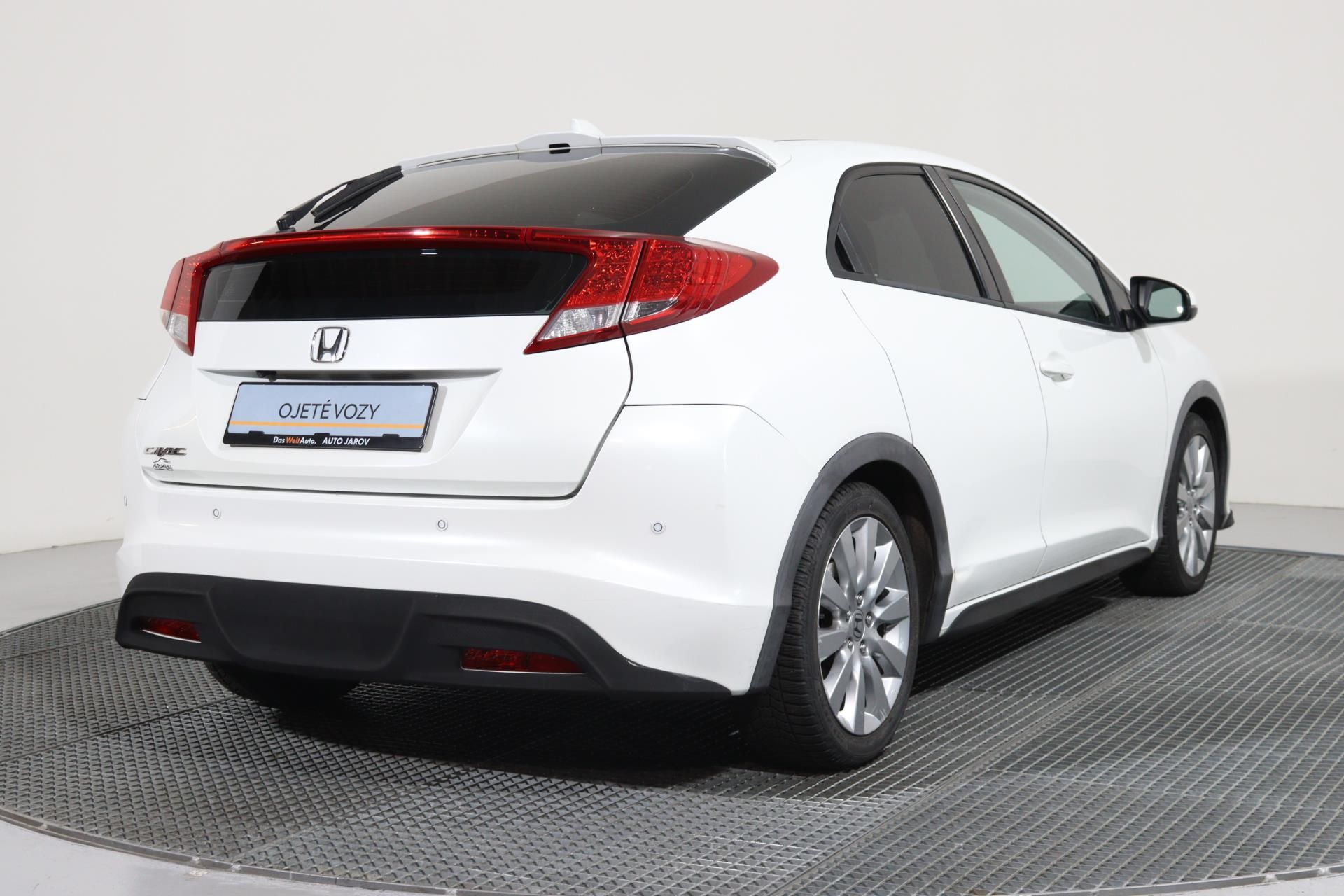 Honda Civic, 1,8 i-VTEC SPORT 104 kW - fotka 2