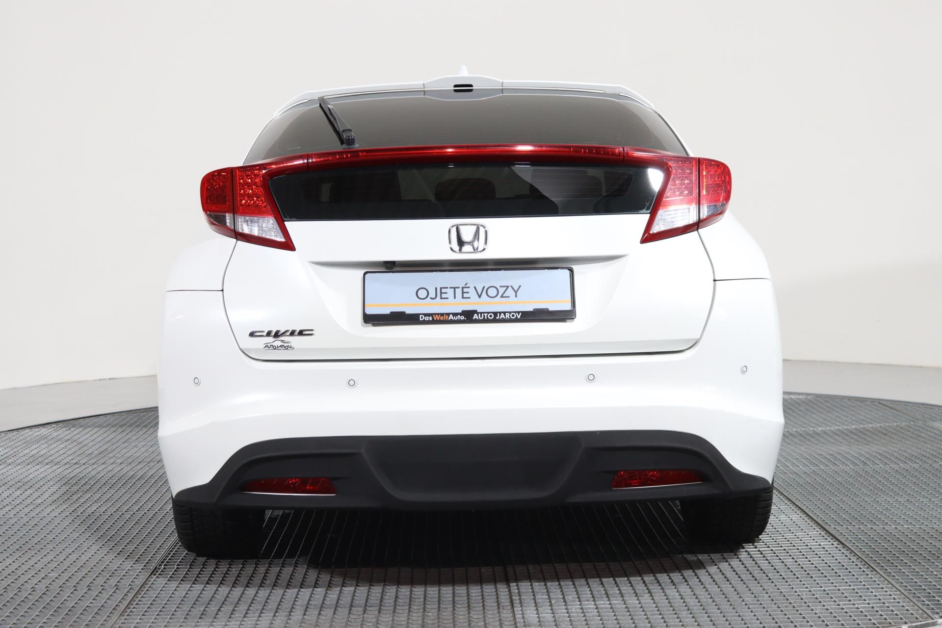 Honda Civic, 1,8 i-VTEC SPORT 104 kW - fotka 6