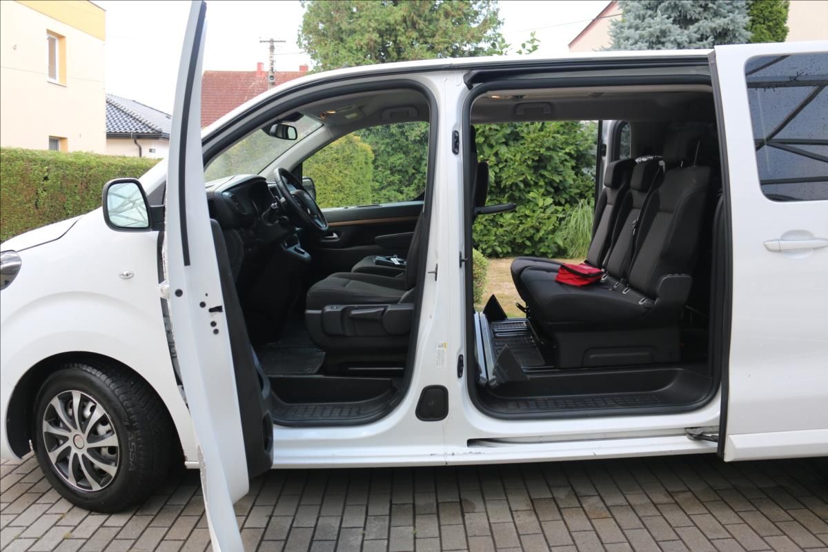 Toyota Proace Verso, 2,0 ČR1.maj.8 míst, DPH,Tažné - fotka 6