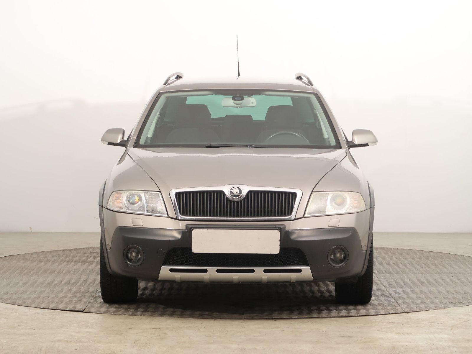 Škoda Octavia, Scout 2.0 TDI, 4X4, po STK - fotka 2