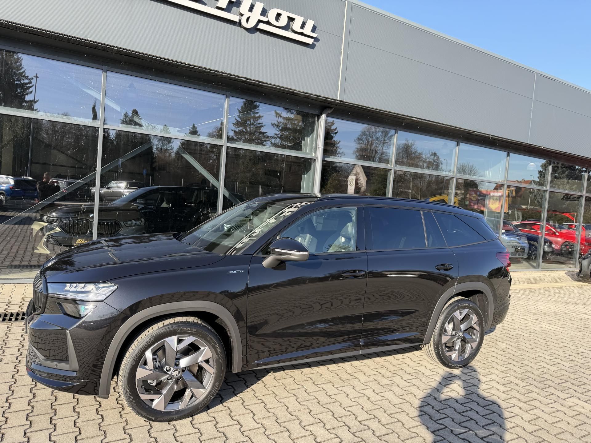 Škoda Kodiaq, 2.0TDI 110kW SPORTLINE HUD R19 - fotka 3