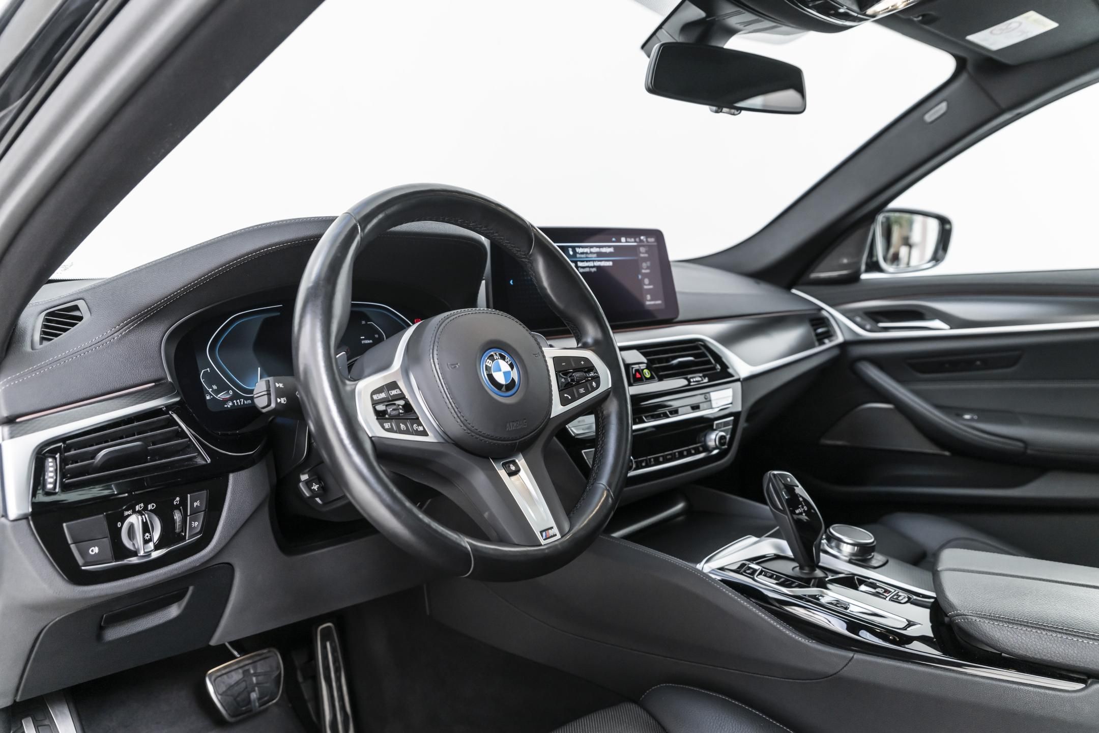 BMW Řada 5, 545e xDrive Msport*1.majitel - fotka 6