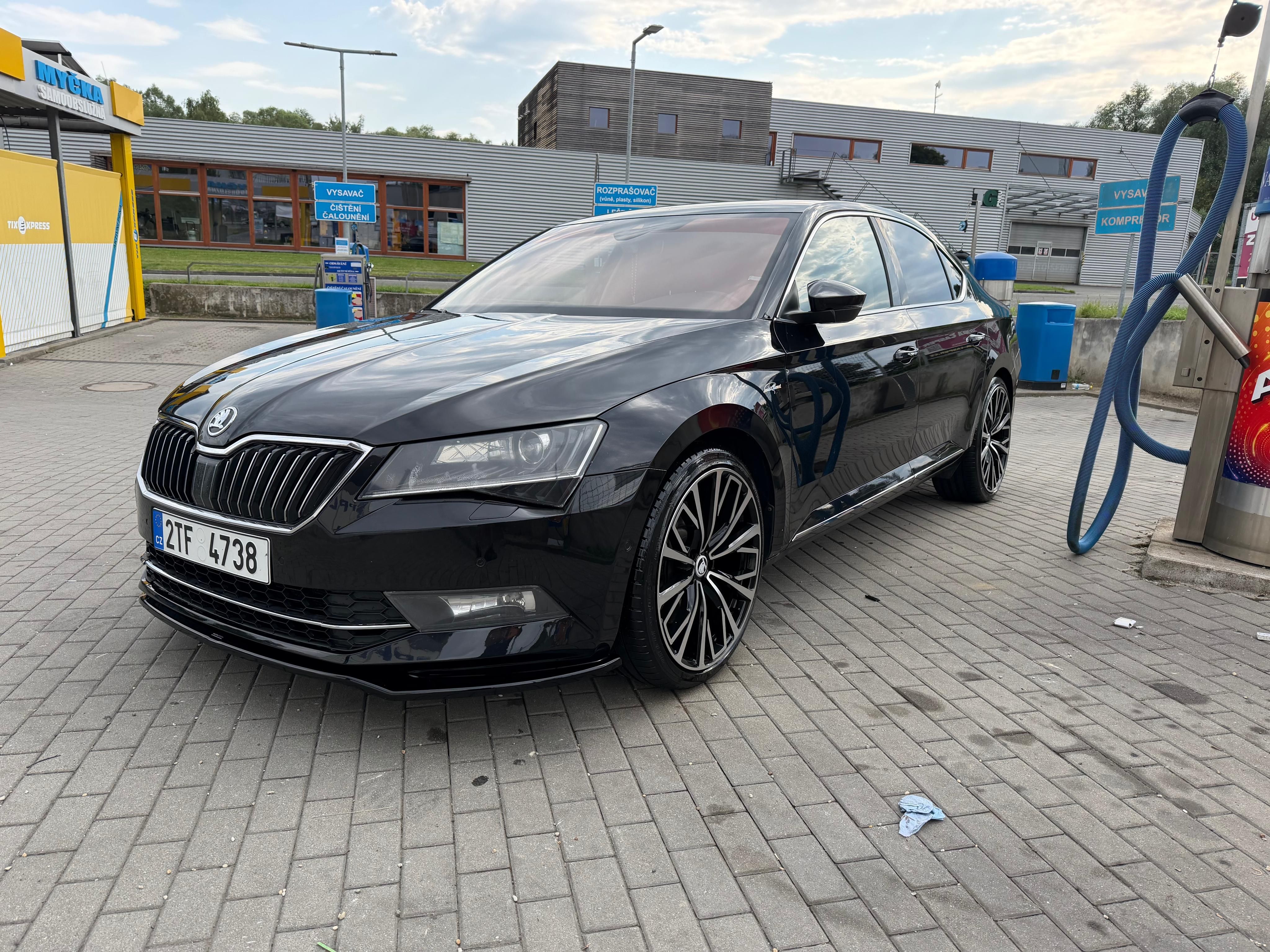 Škoda Superb, 2.0 tsi 206 kw 4x4 L&K DSG - fotka 2