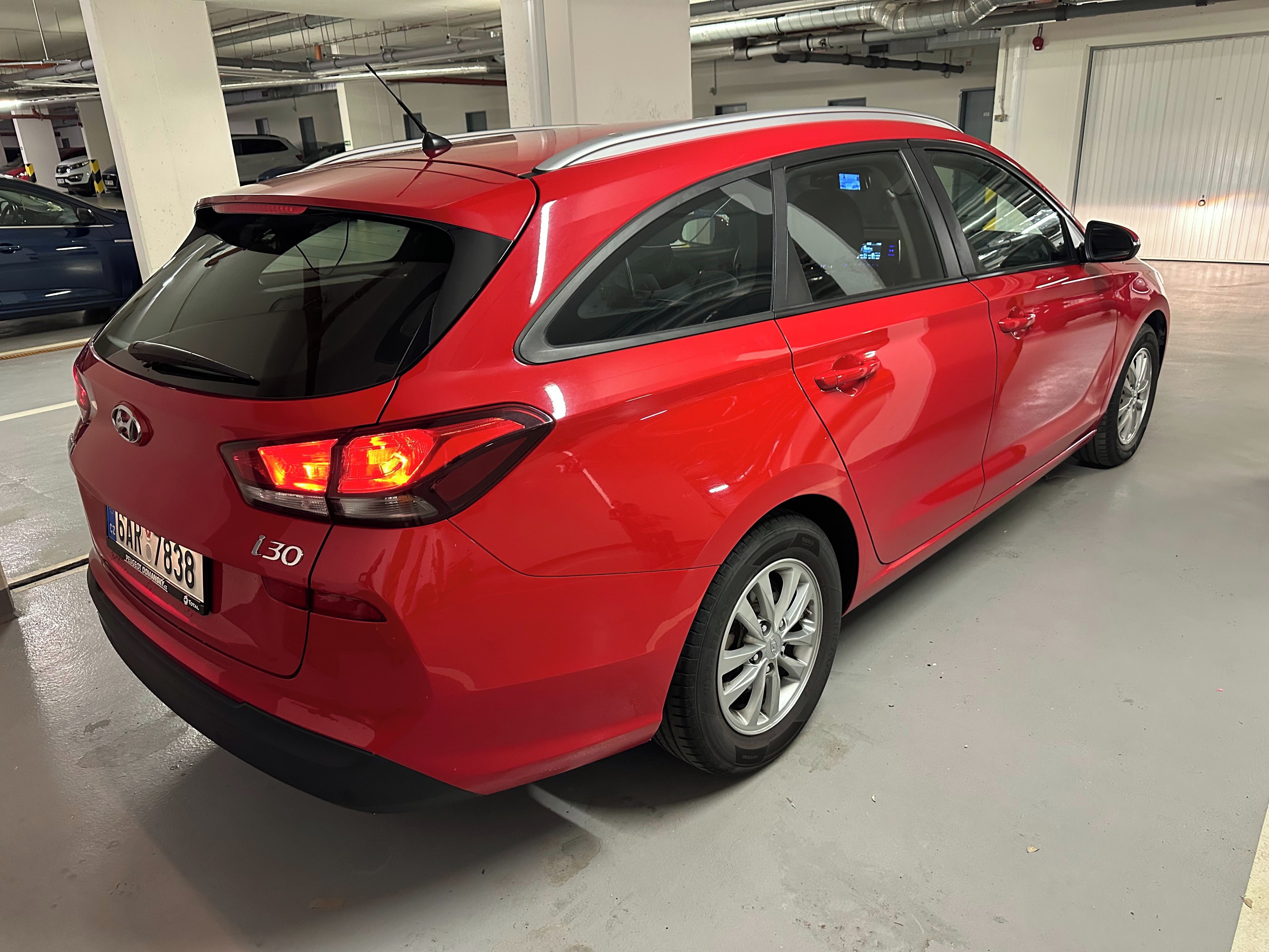 Hyundai i30, 1.0 T-GDI, Serv.kniha, Klima - fotka 5