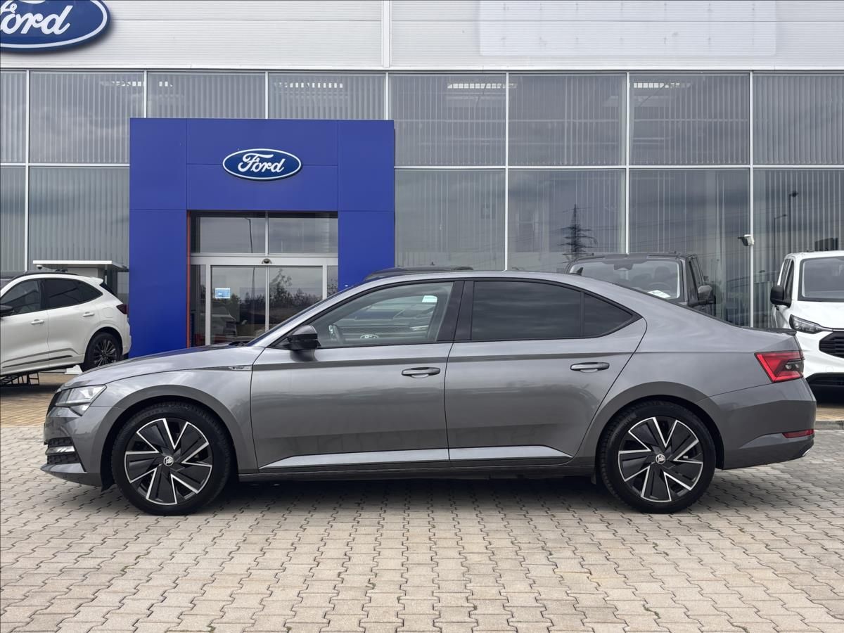 Škoda Superb, 1,4 160kW iV Sportline DSG - fotka 2
