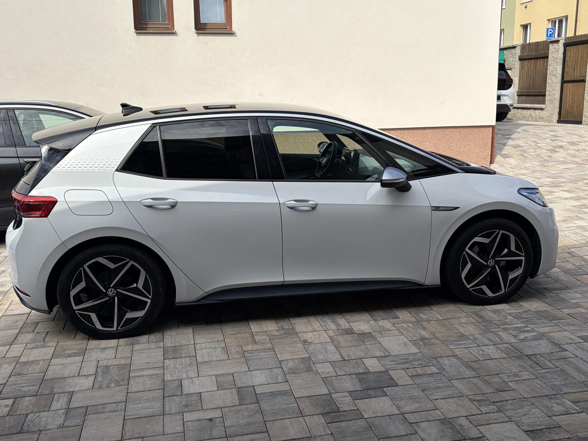 Volkswagen ID.3, 1st. 150kw, 62kwh, SOH 88% - fotka 4