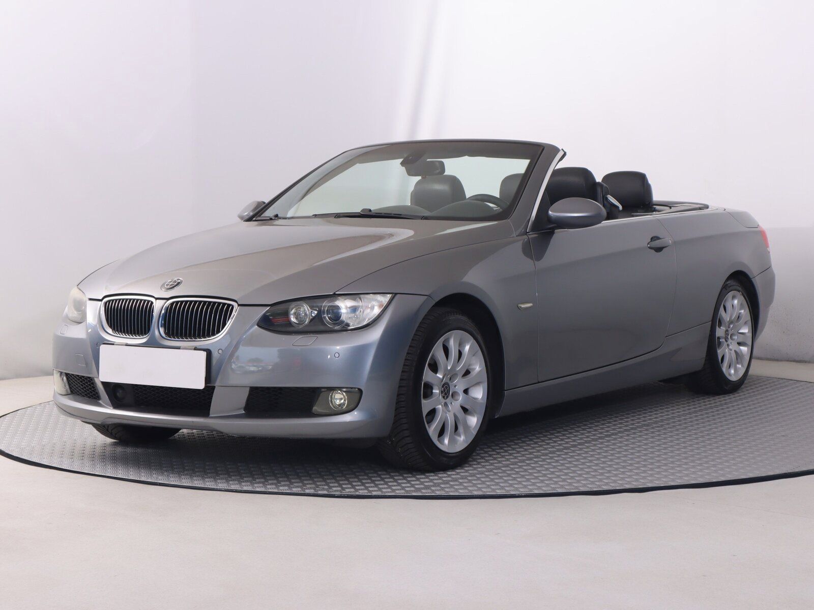 BMW Řada 3, 325 i - fotka 2