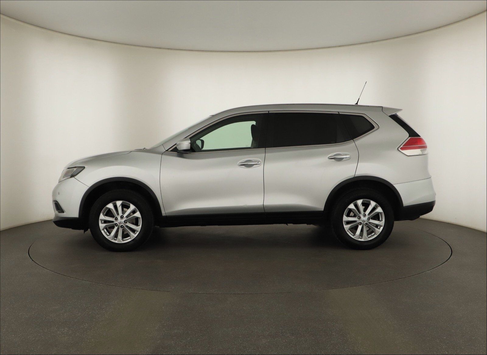Nissan X-Trail, 1.6 dCi, Tempomat - fotka 3