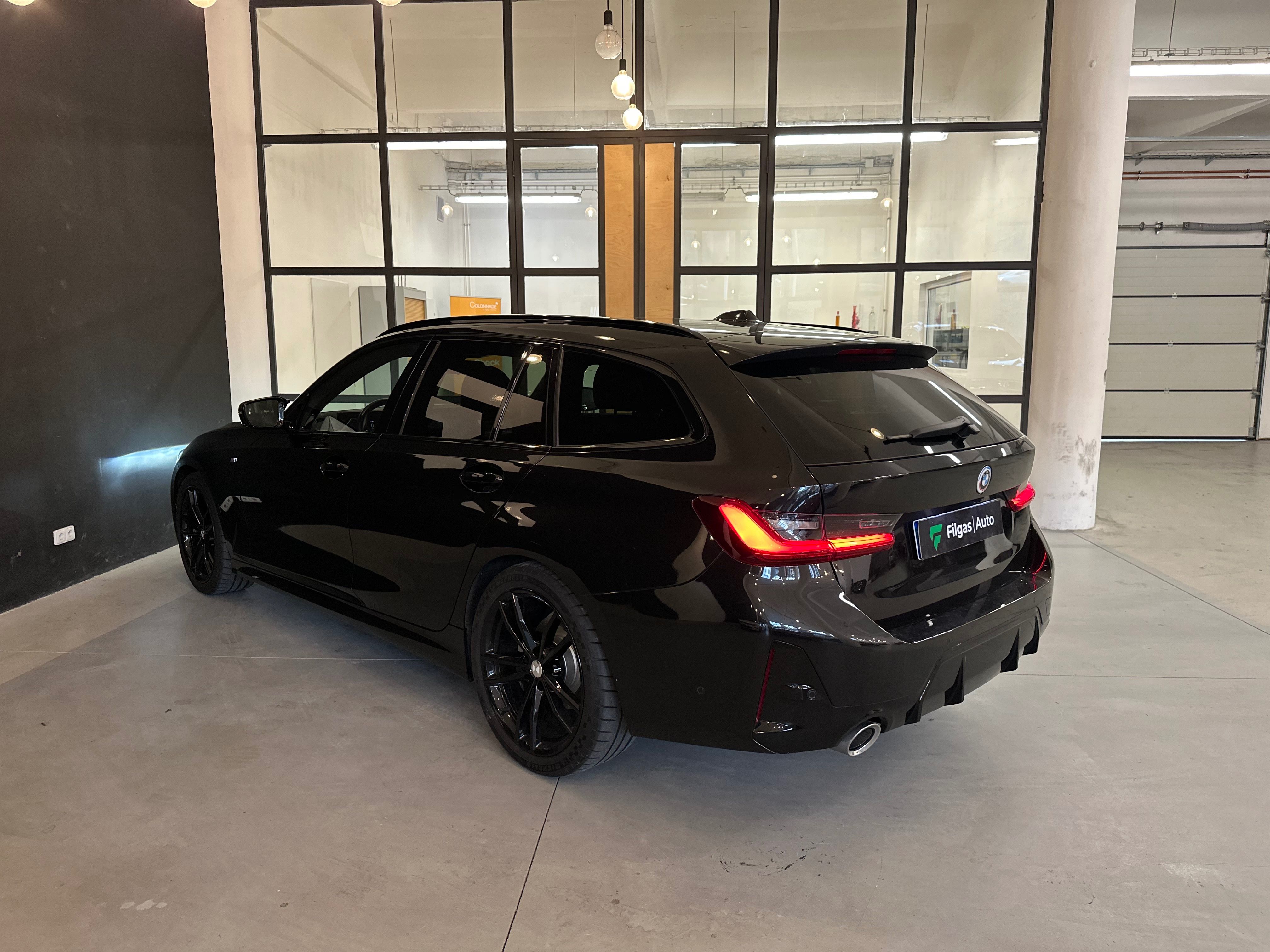 BMW Řada 3, 320d xdrive m sport all black - fotka 4