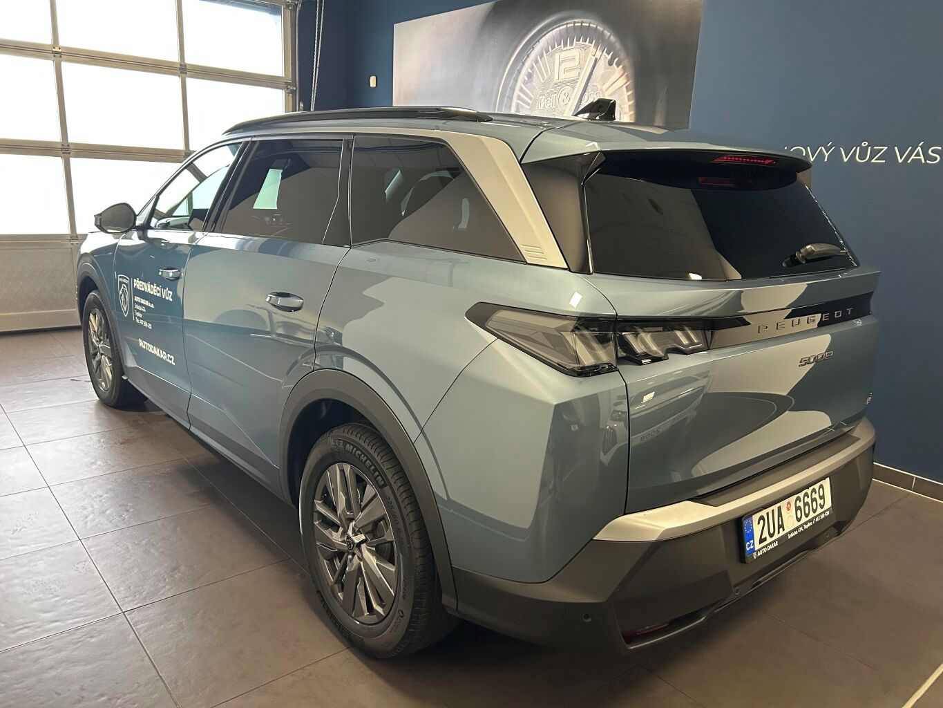 Peugeot 5008, ALLURE Hybrid 145 e-DCS6, 5 mí - fotka 2