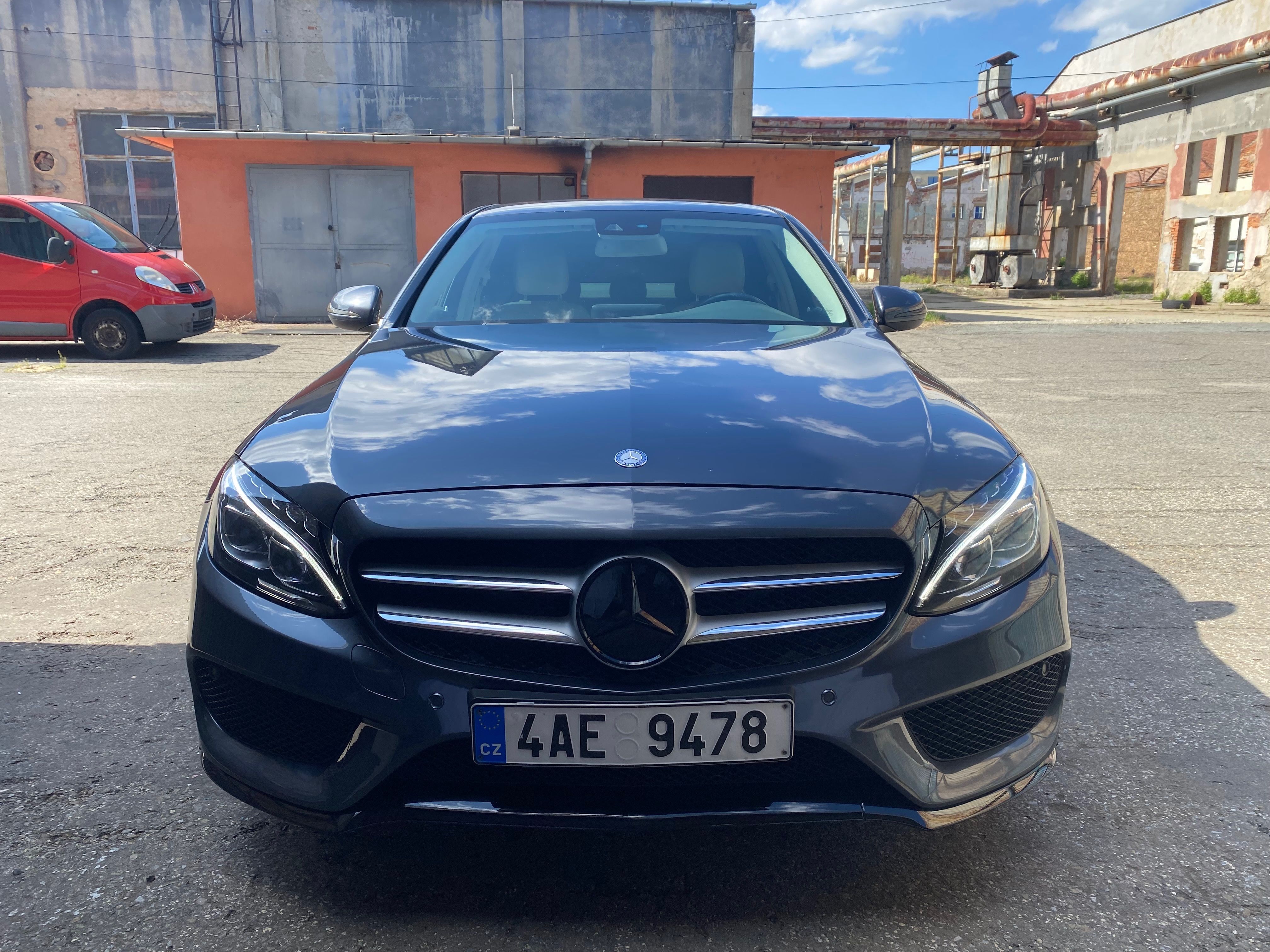 Mercedes-Benz Třídy C, 220D Automat AMG Paket ČR - fotka 3