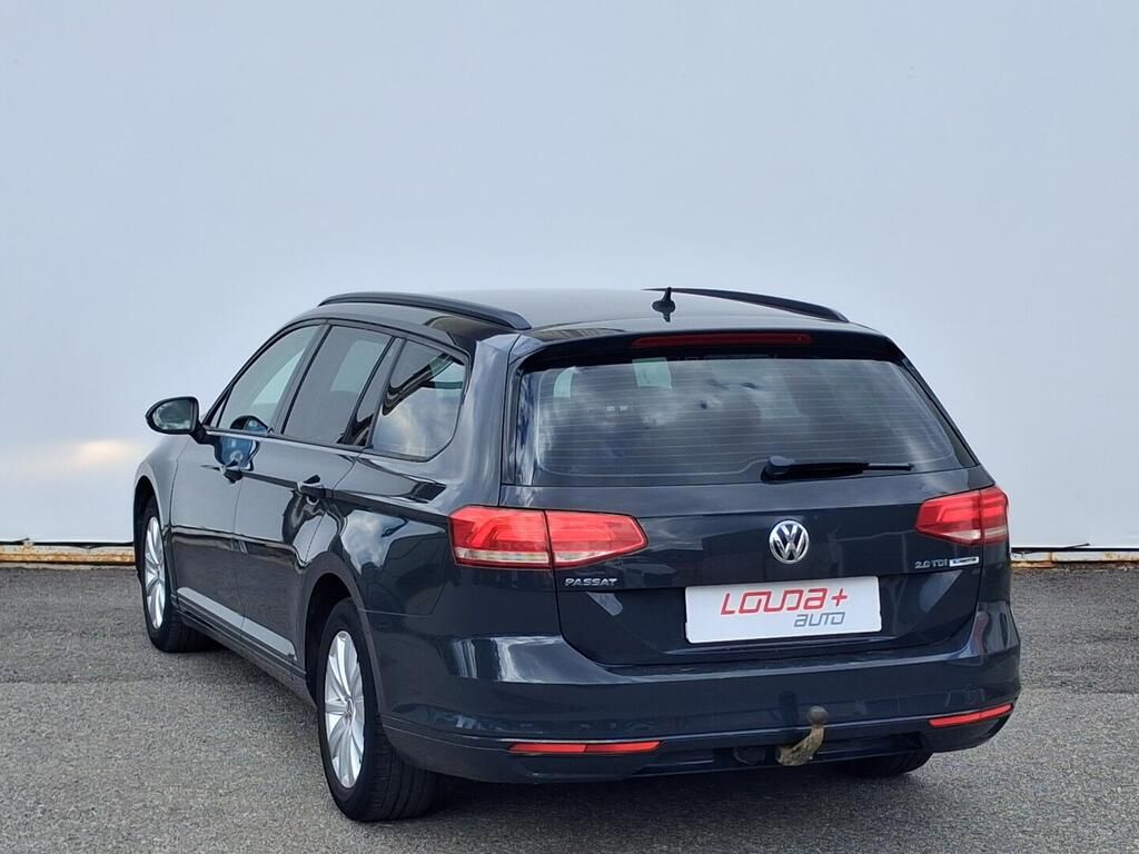 Volkswagen Passat, Comfortline 2.0 TDI 110 kW - fotka 6