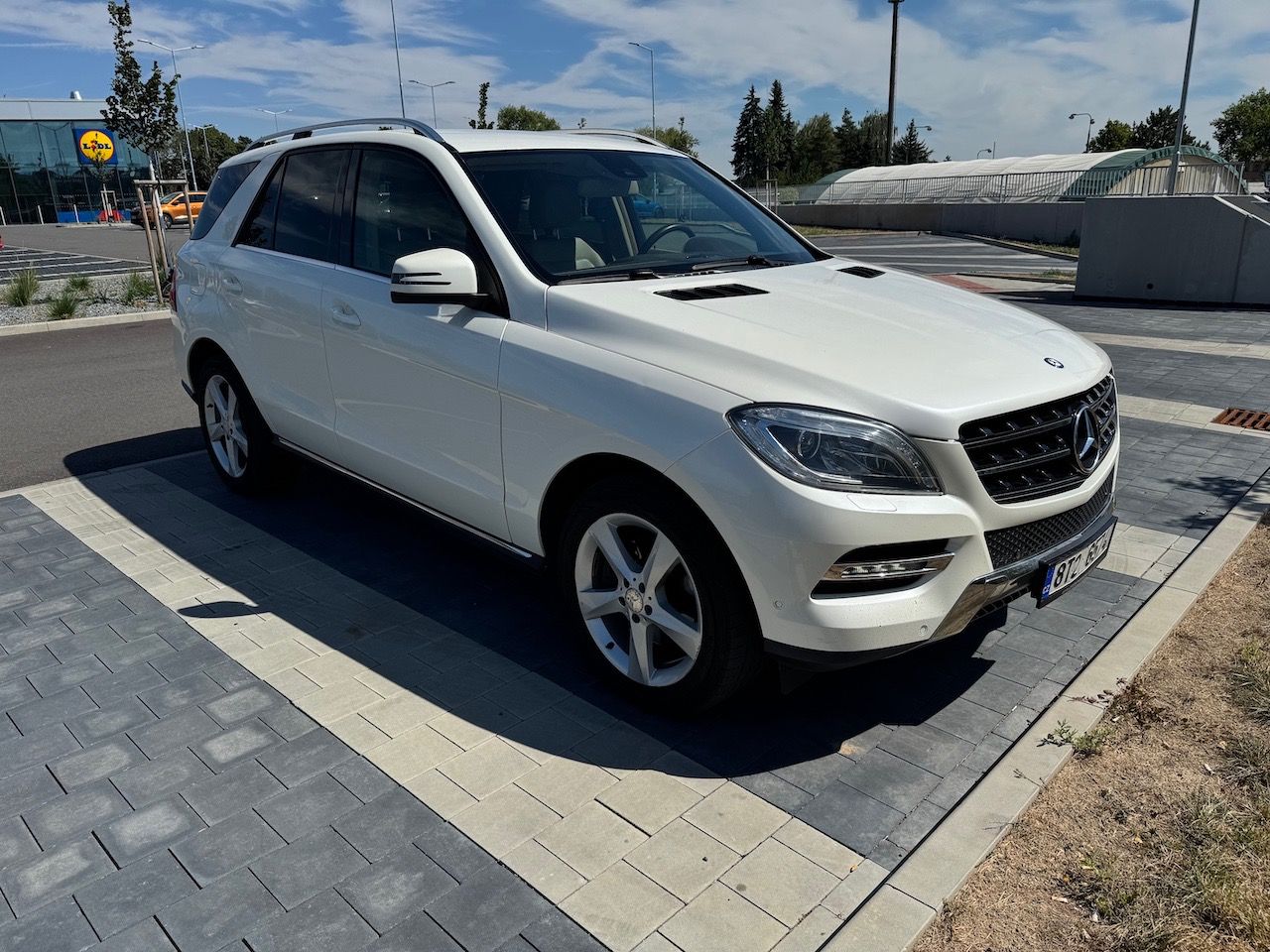 Mercedes-Benz ML, 350D, 4 MATIC - fotka 6