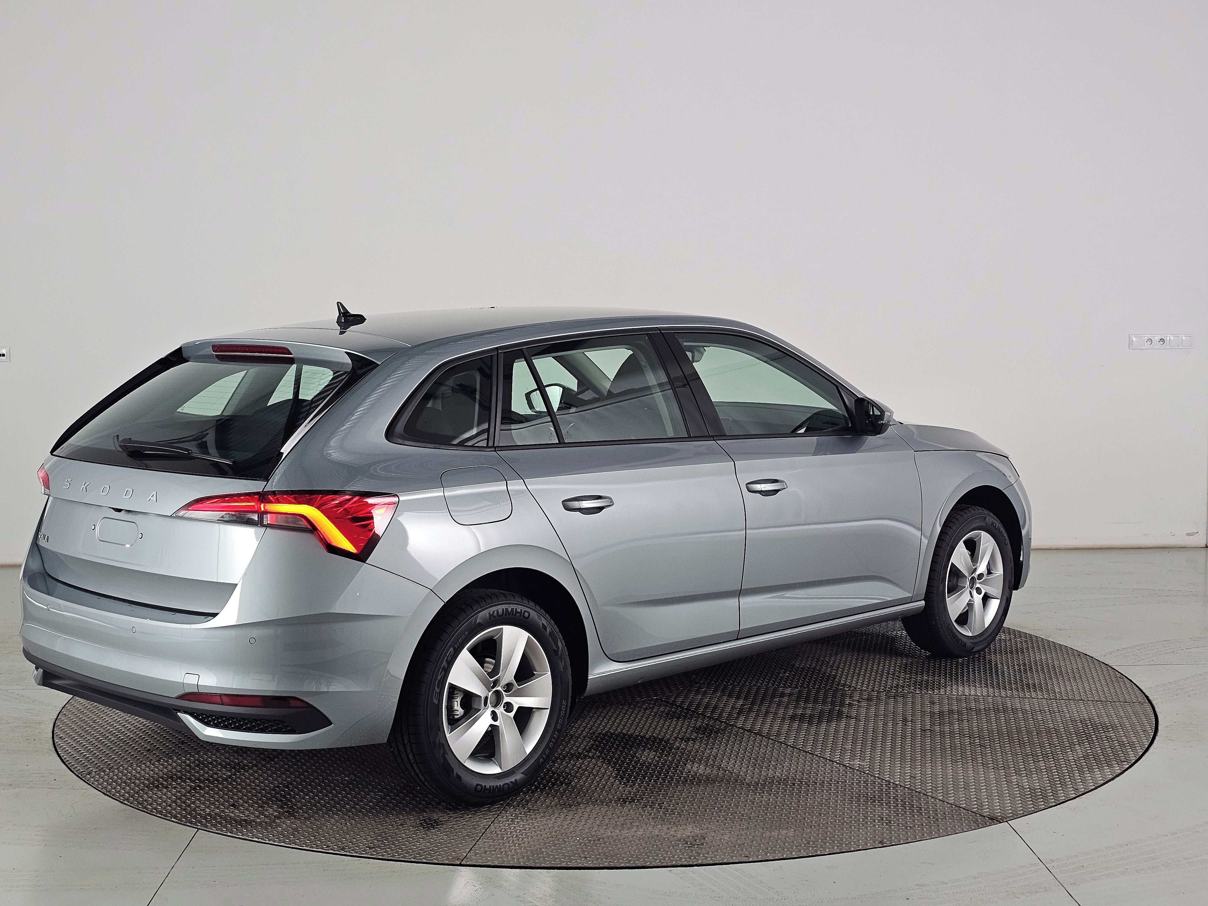 Škoda Scala, Classic 1.0TSI 85kW 7st DSG - fotka 5