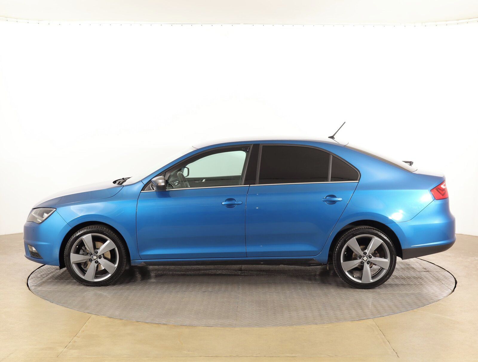 Seat Toledo, 1.0 TSI, FR-Line, Serv.kniha - fotka 3